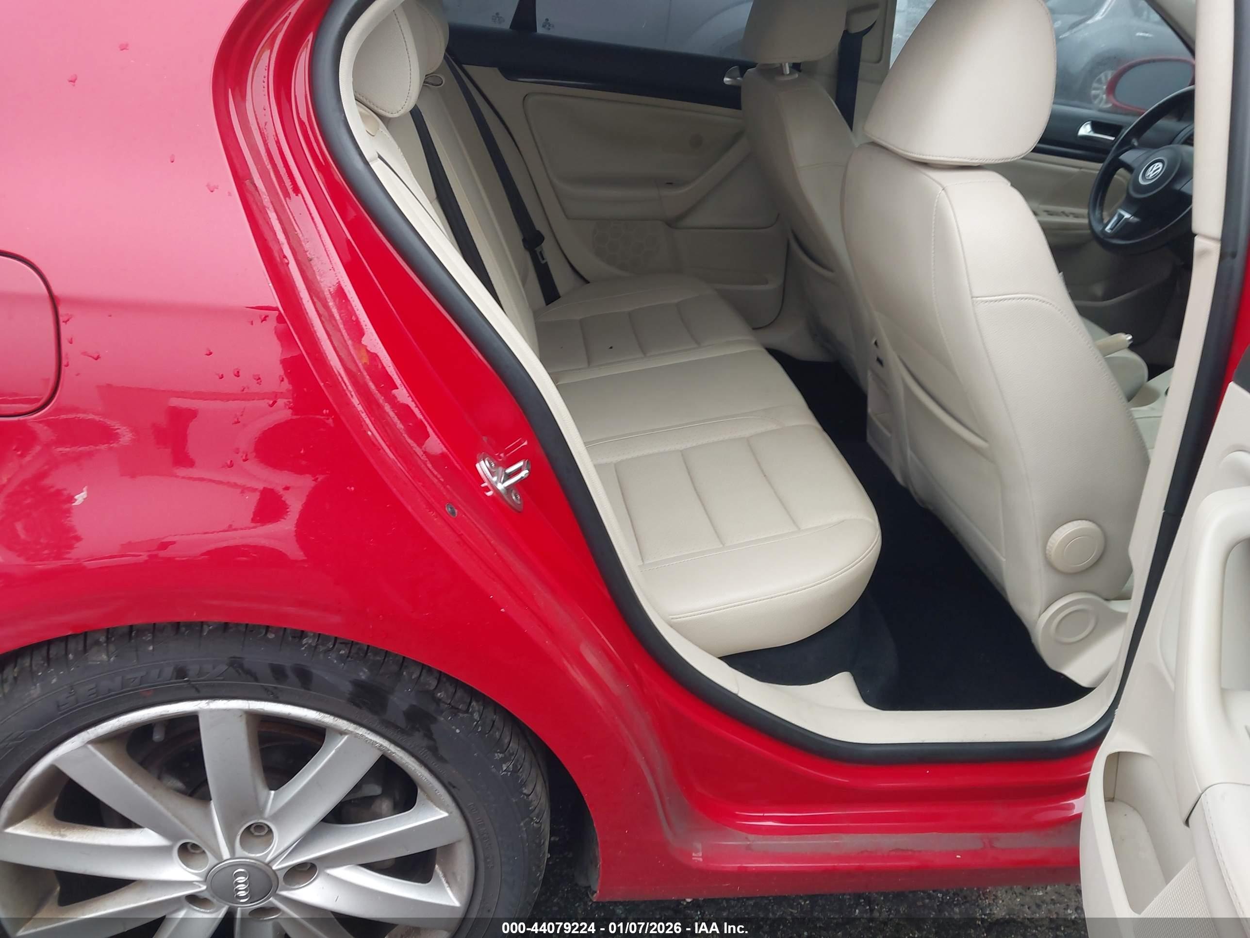 VOLKSWAGEN JETTA image 8