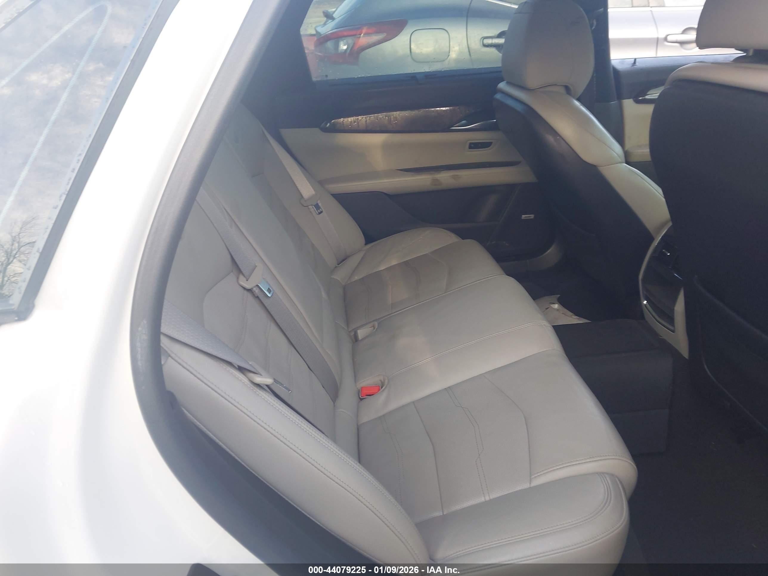 CADILLAC CT6 image 8