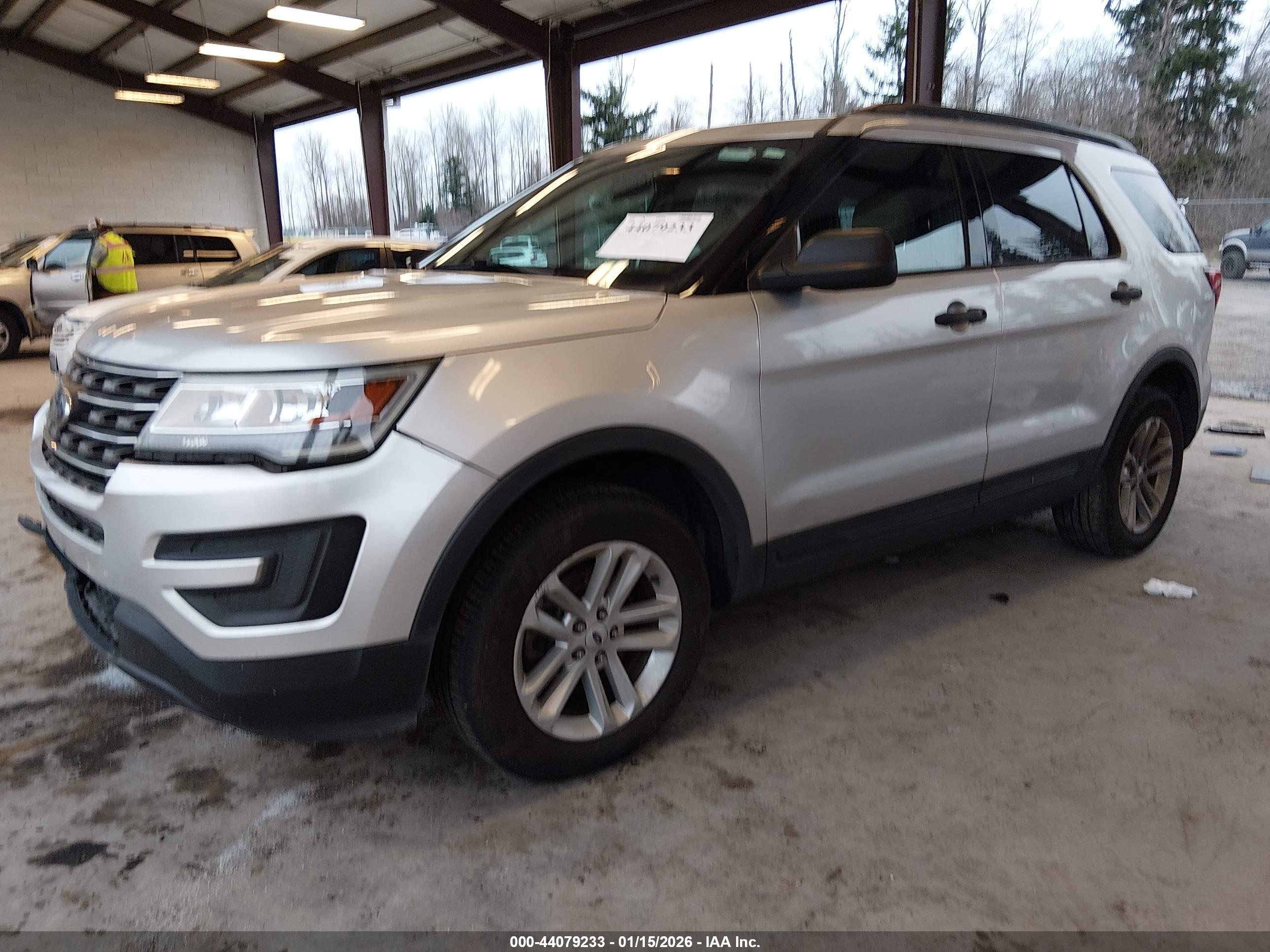 FORD EXPLORER image 2