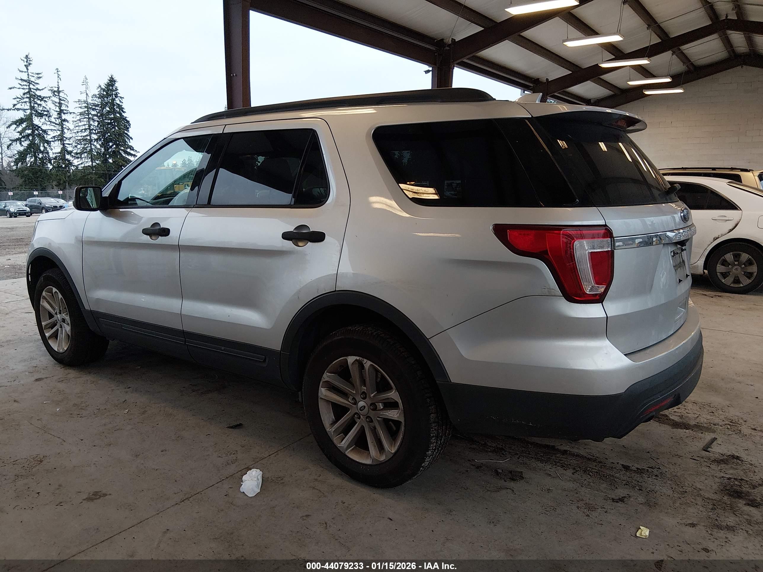 FORD EXPLORER image 3