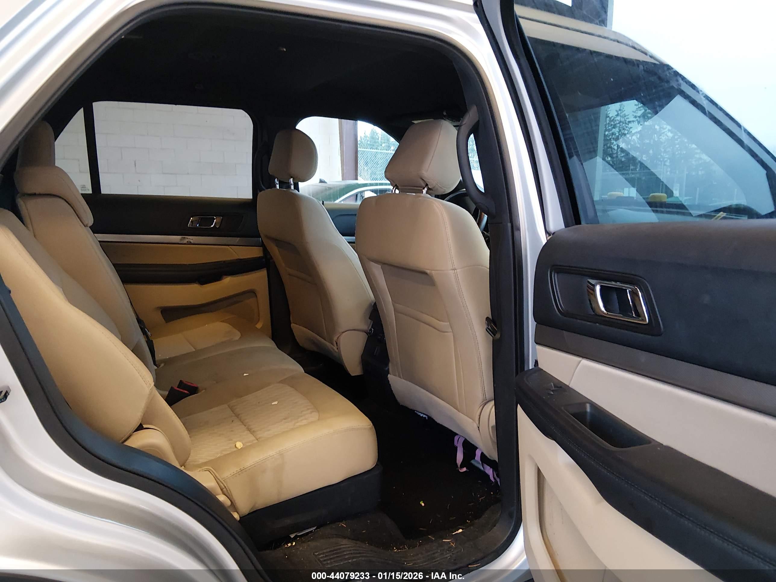 FORD EXPLORER image 8