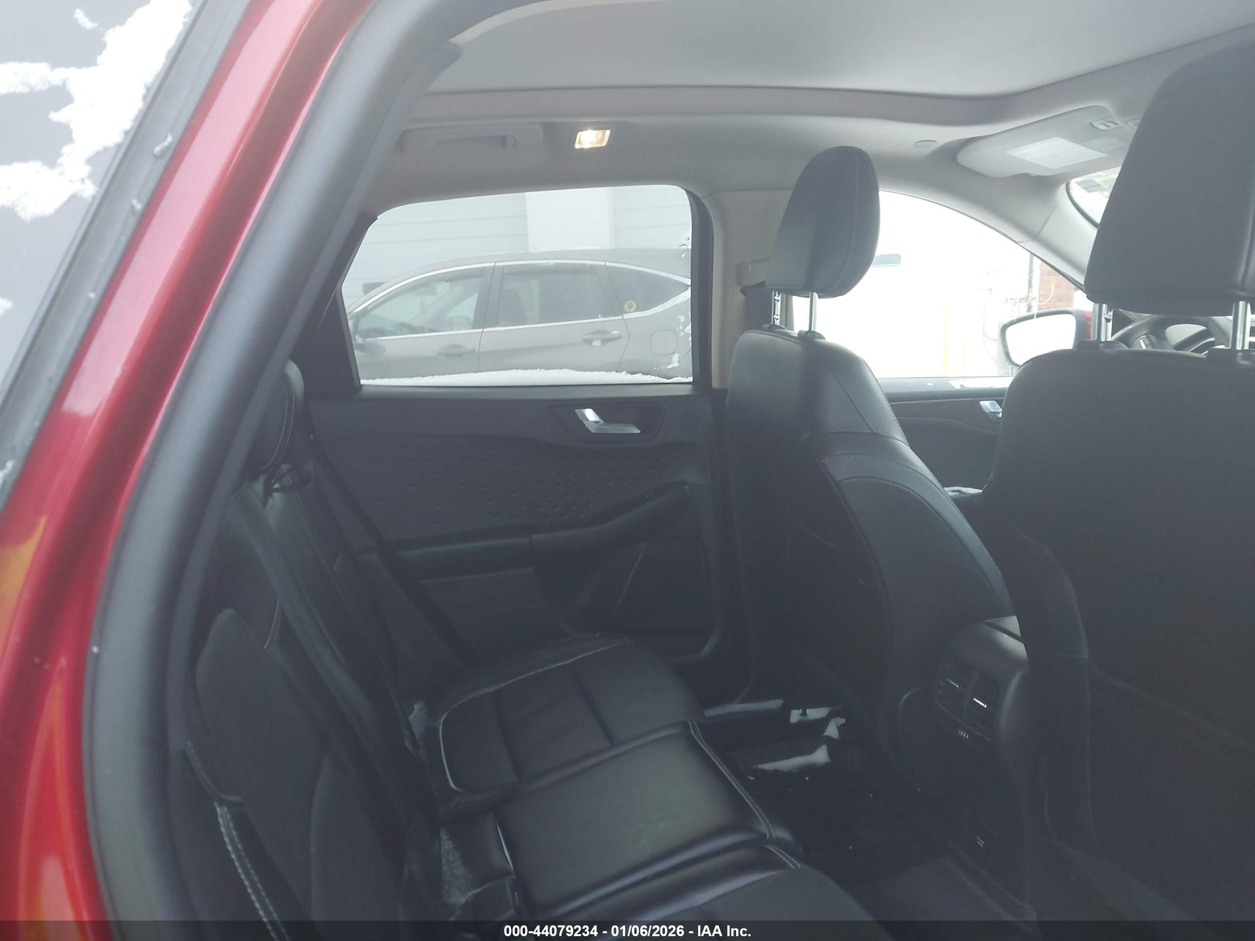 FORD ESCAPE image 8