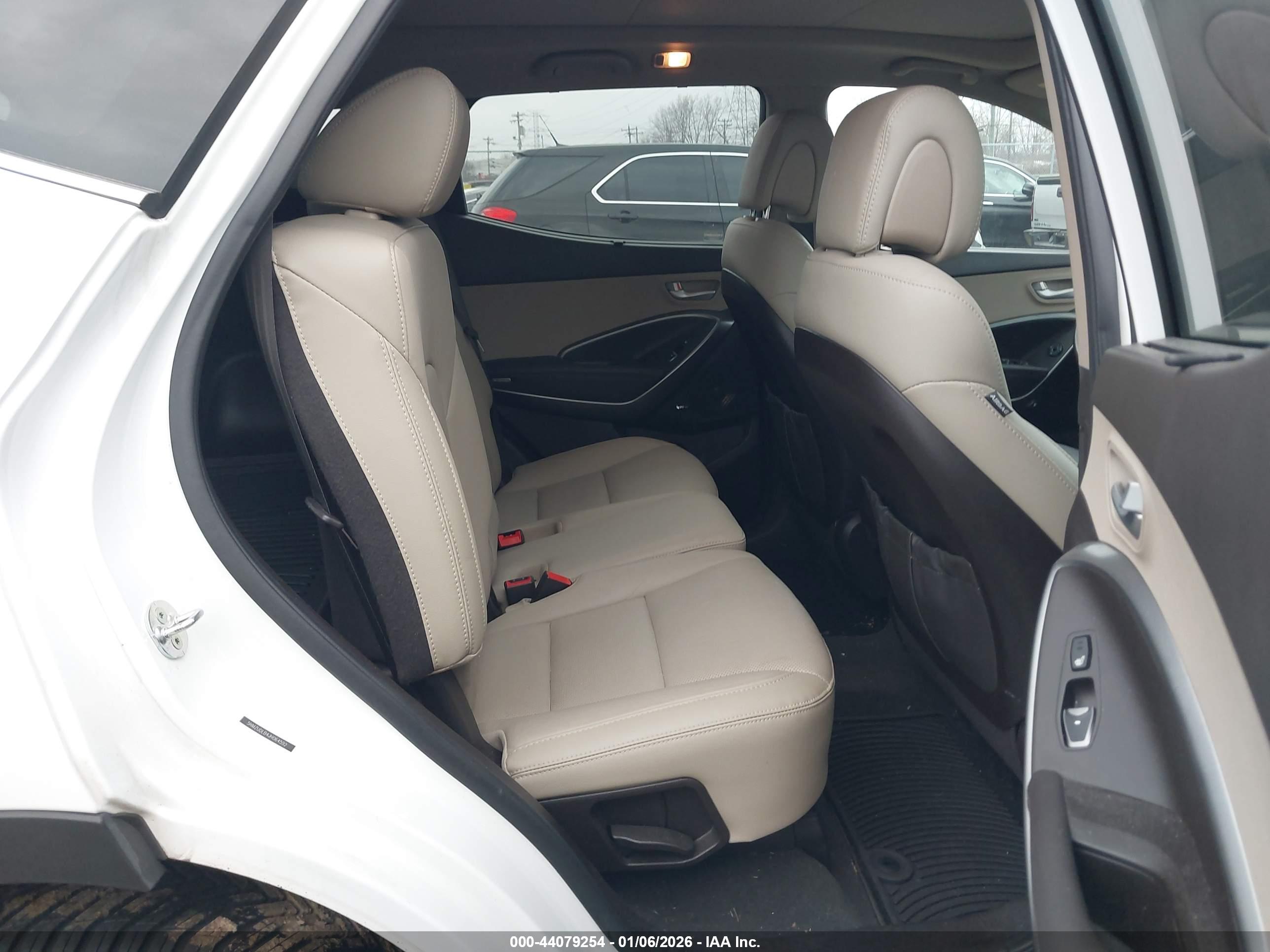 HYUNDAI SANTA image 8