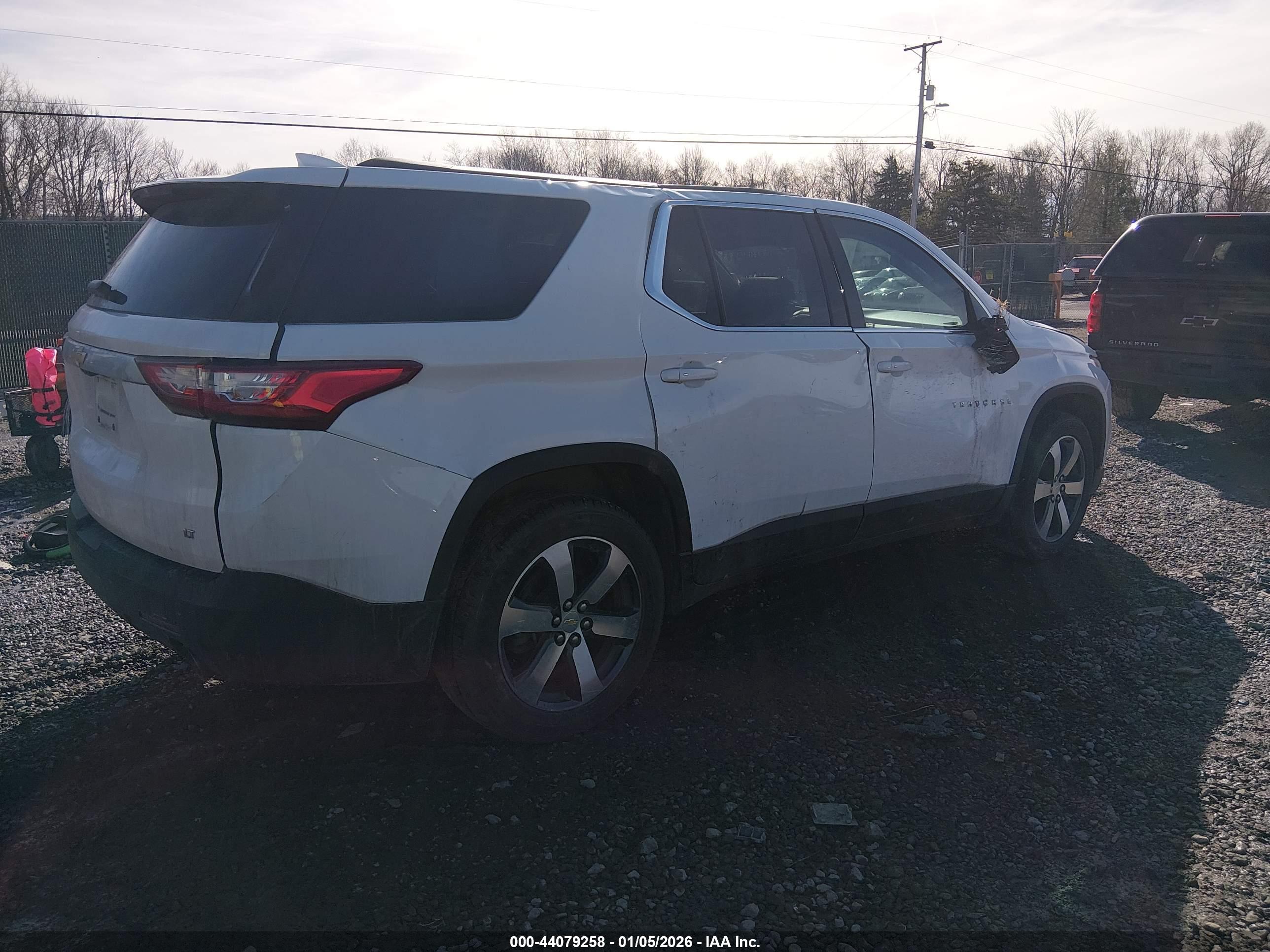 CHEVROLET TRAVERSE image 4