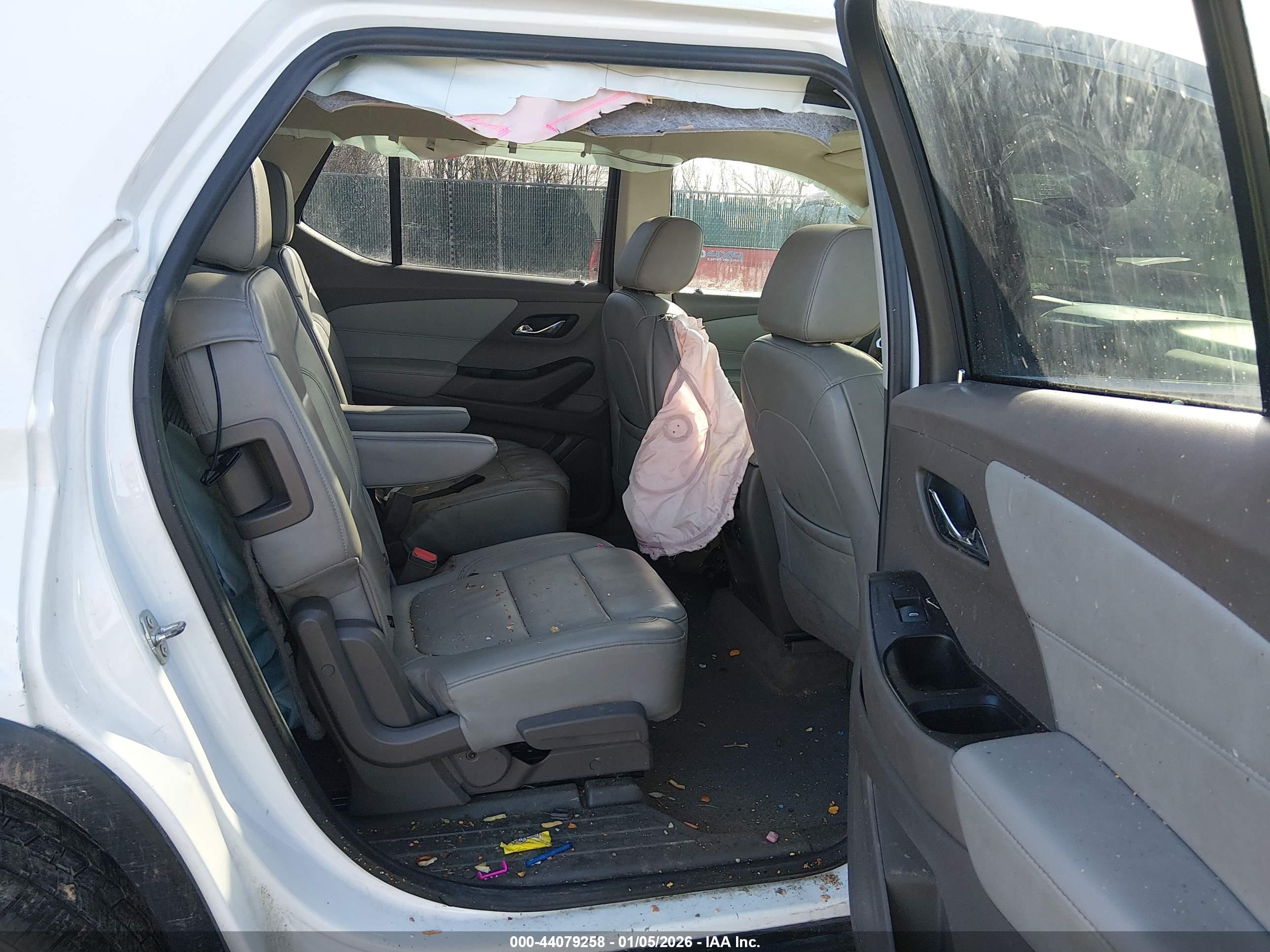 CHEVROLET TRAVERSE image 8