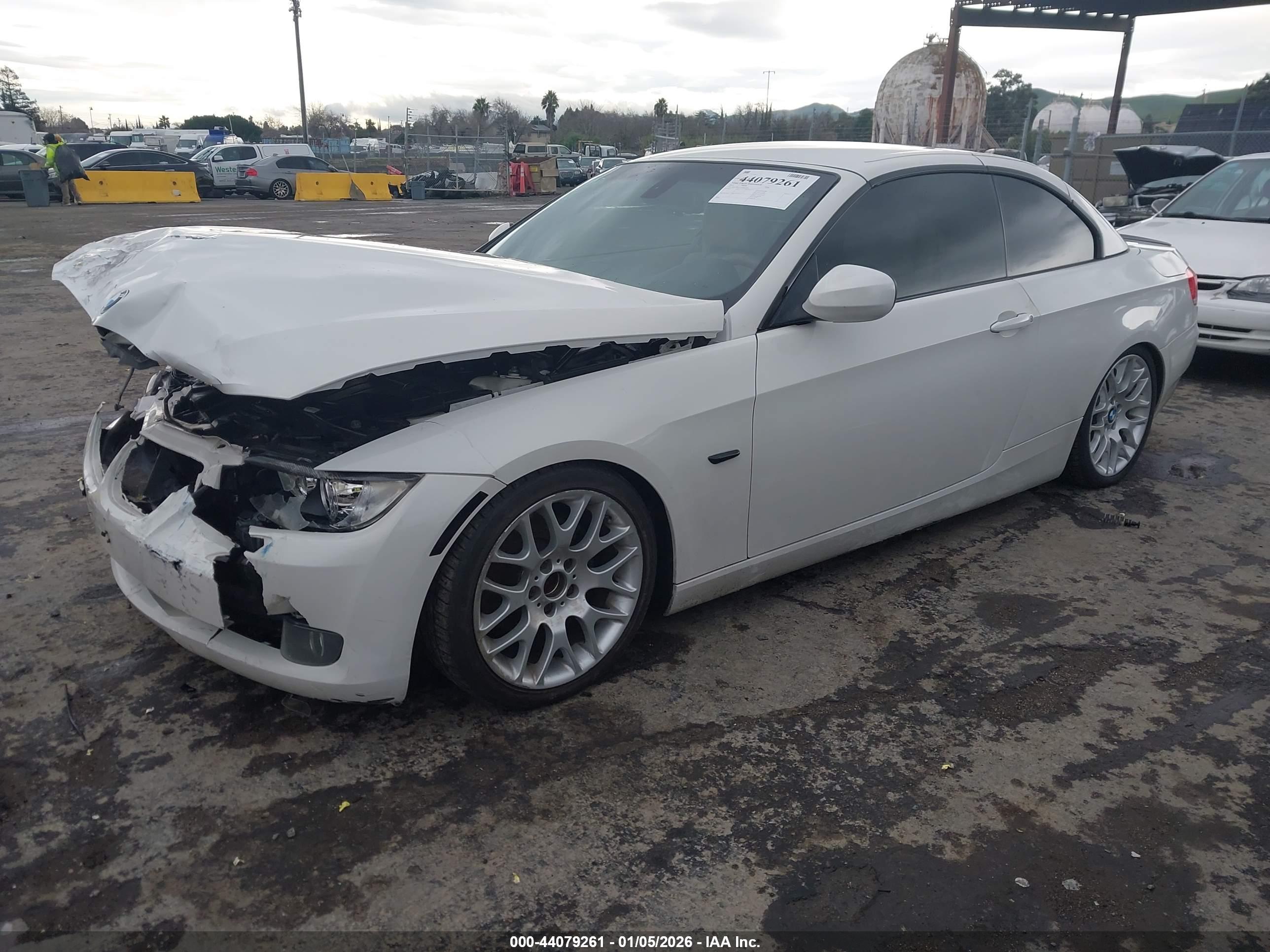 BMW 328I image 2