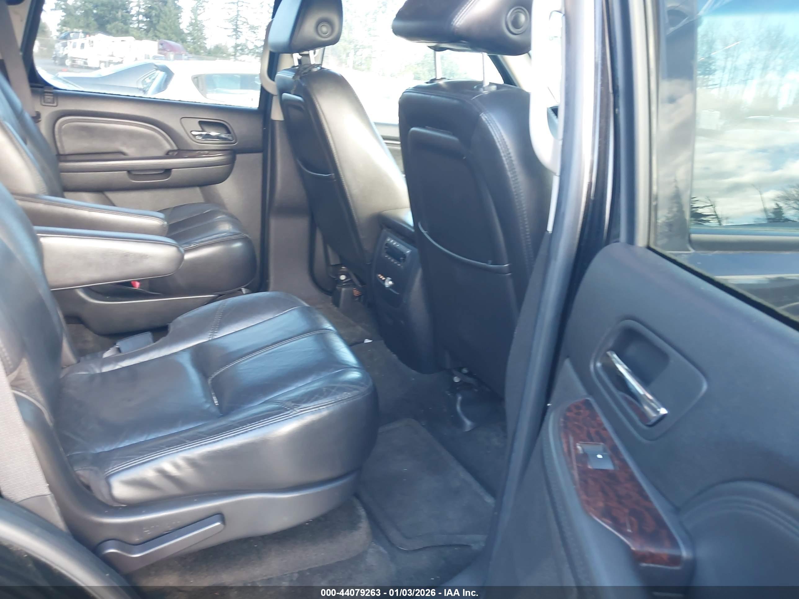 GMC YUKON image 8