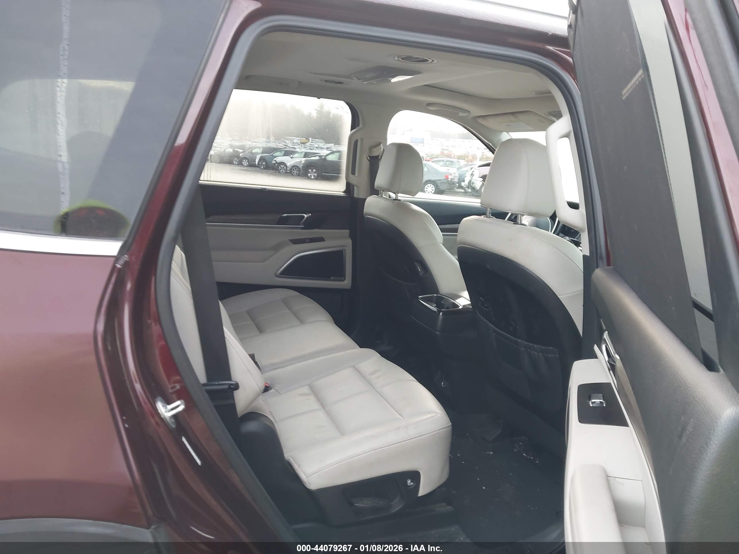 KIA TELLURIDE image 8