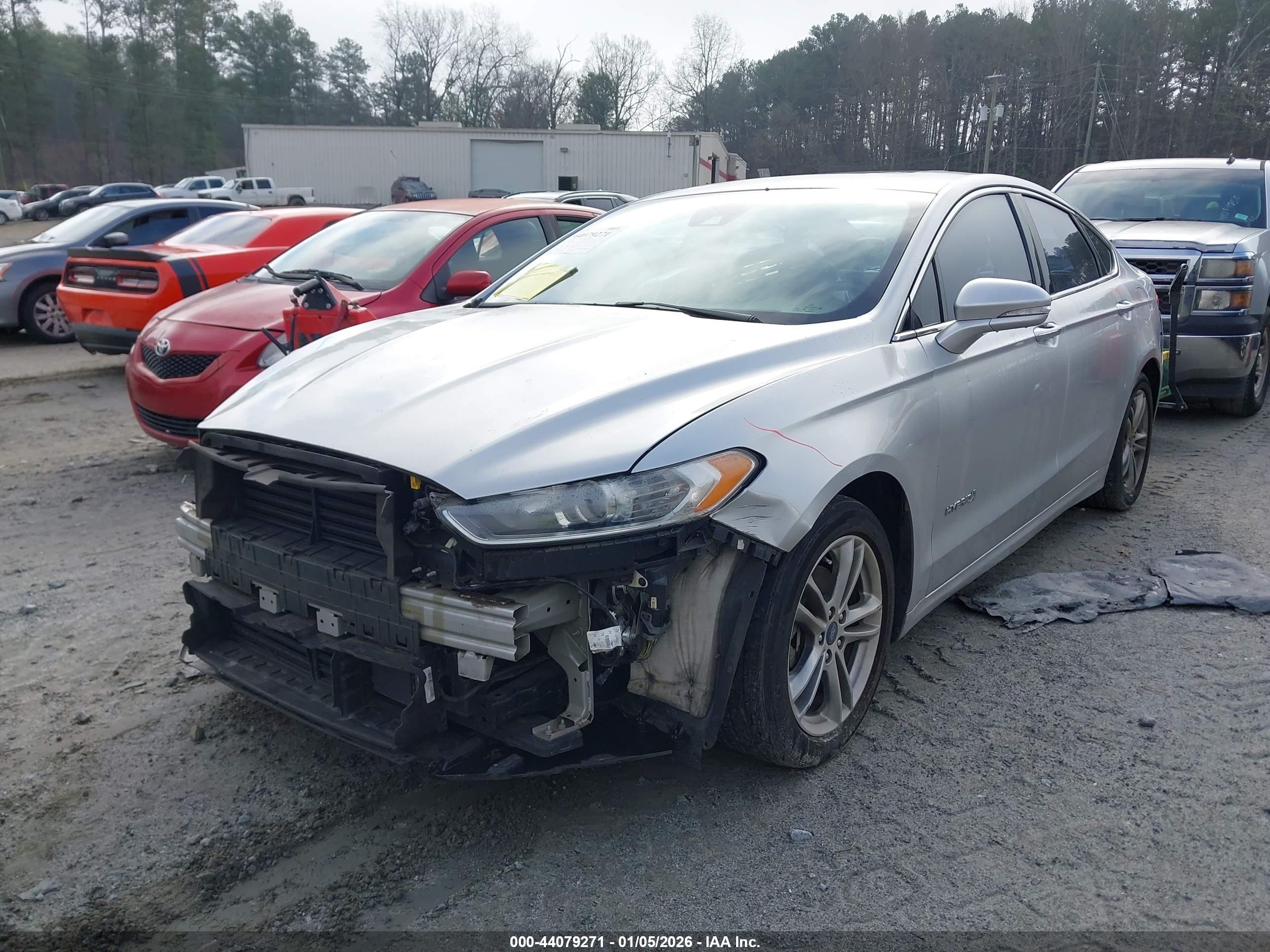 FORD FUSION image 2