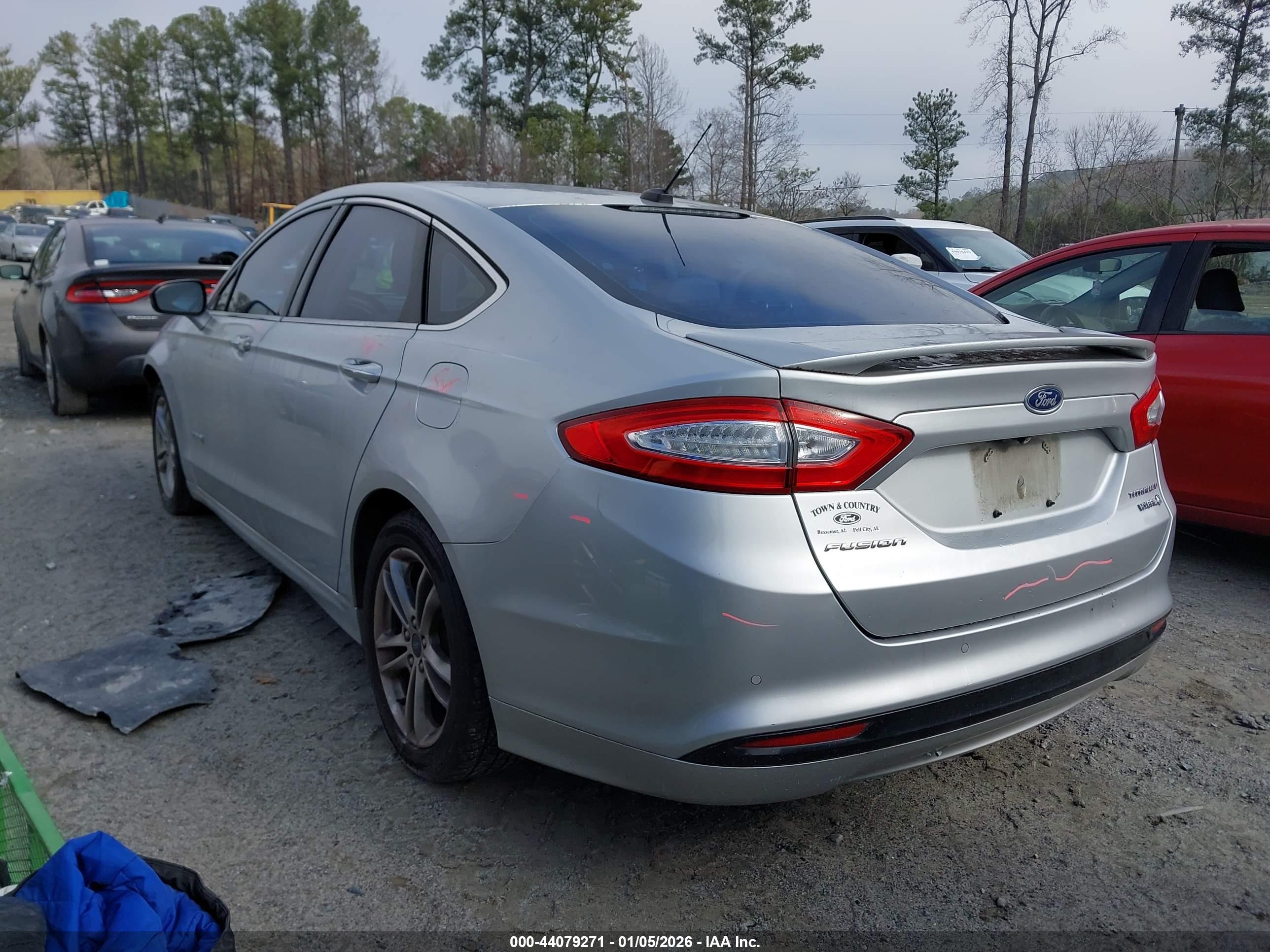 FORD FUSION image 3