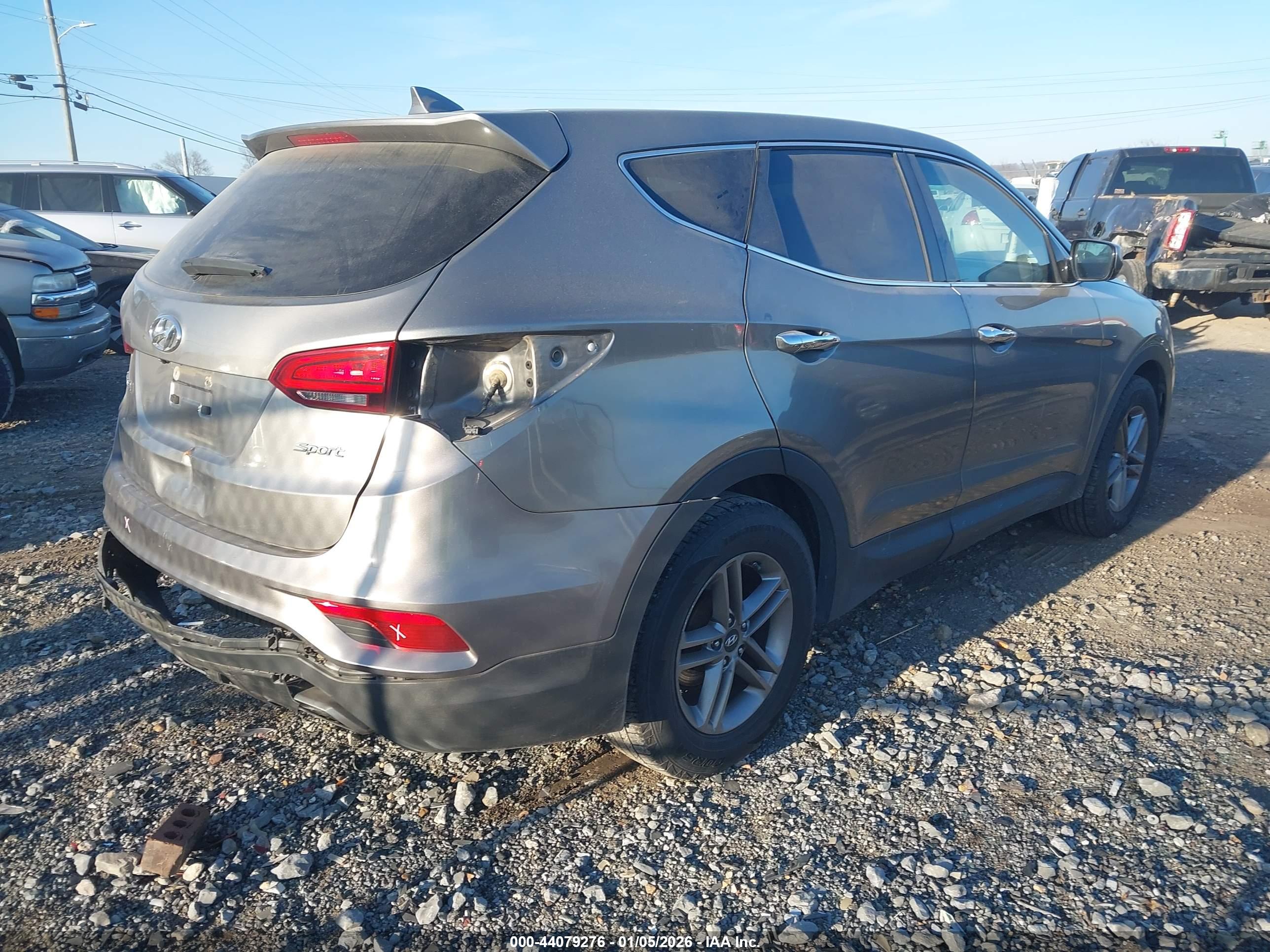 HYUNDAI SANTA image 4