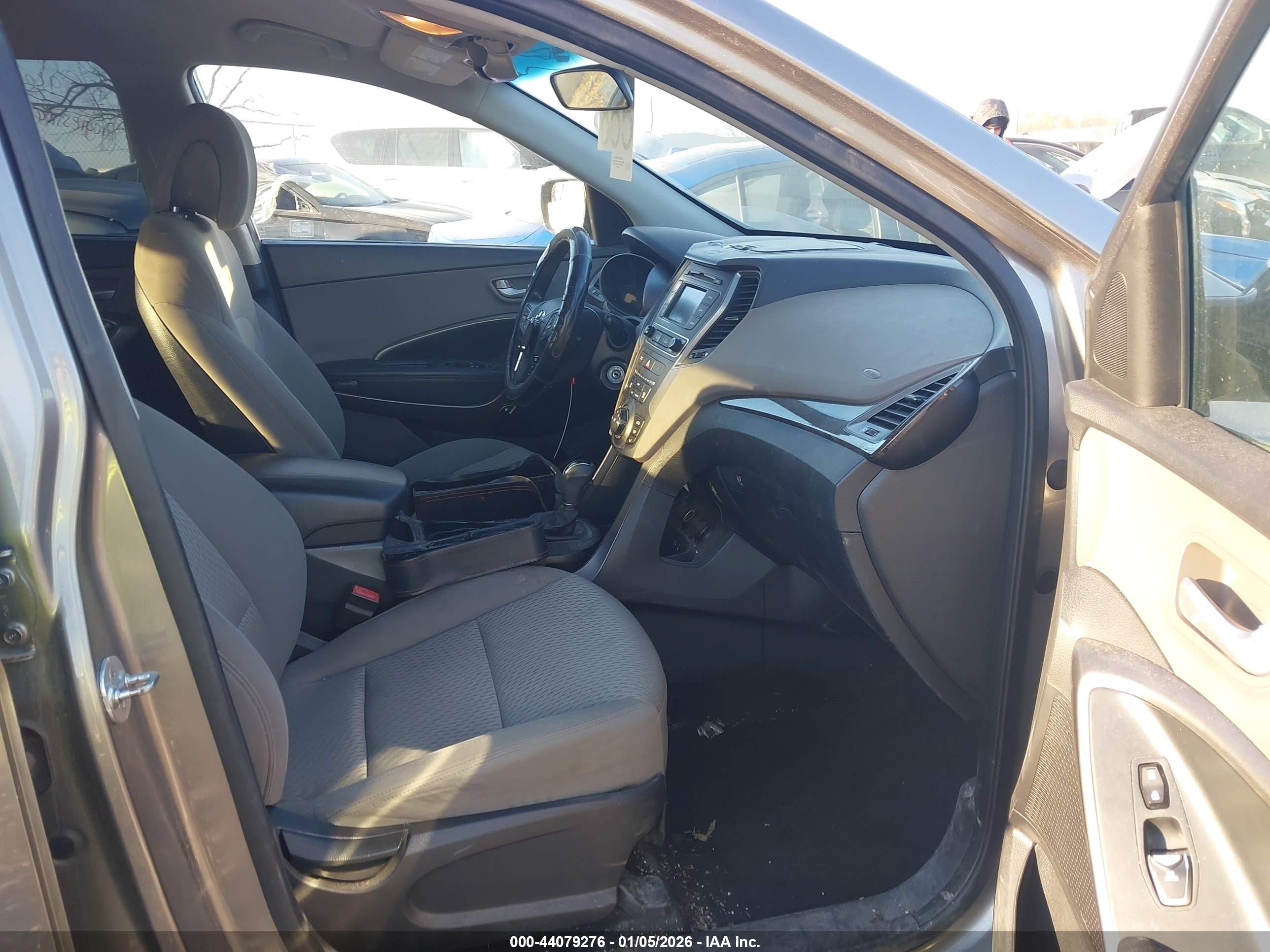 HYUNDAI SANTA image 5