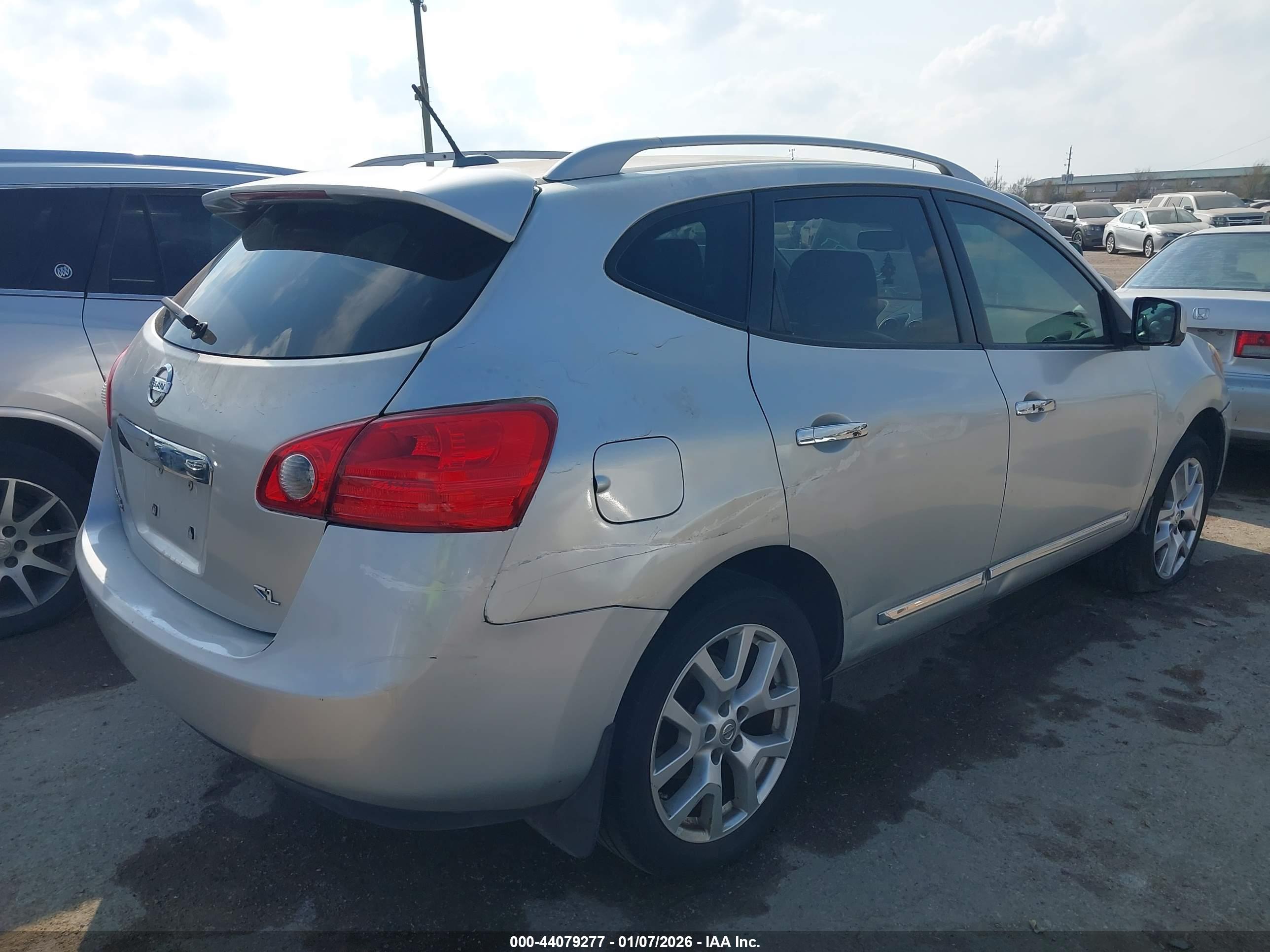 NISSAN ROGUE image 6