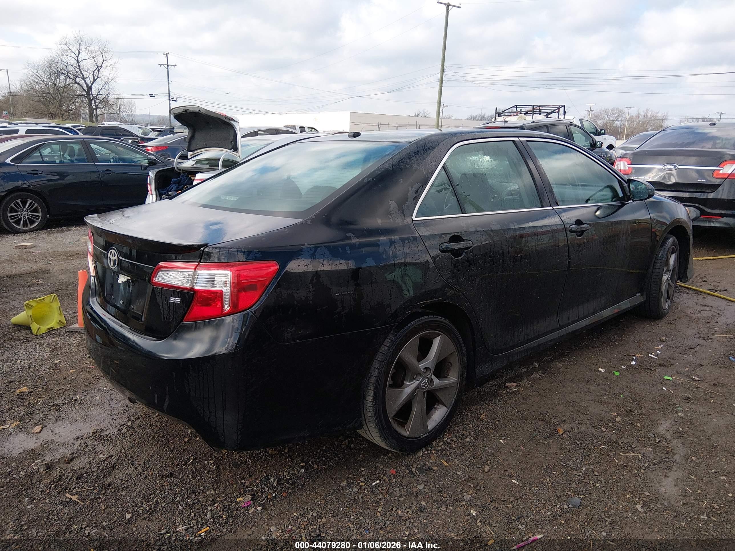 TOYOTA CAMRY image 4