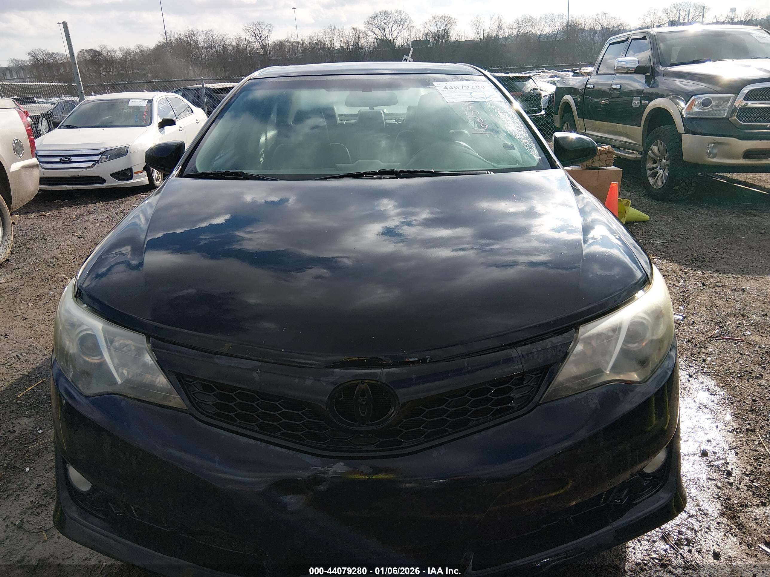 TOYOTA CAMRY image 6
