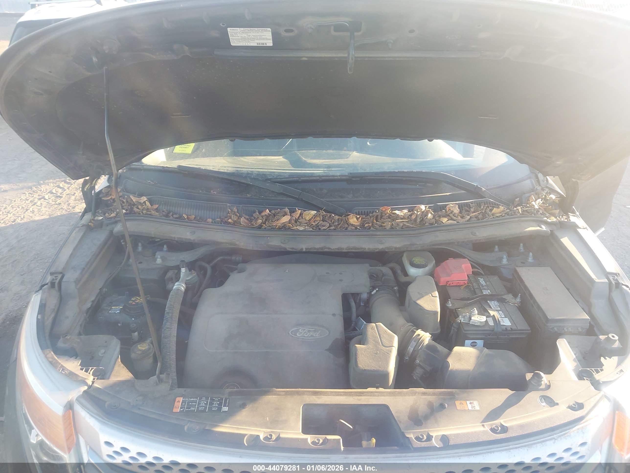 FORD EXPLORER image 10
