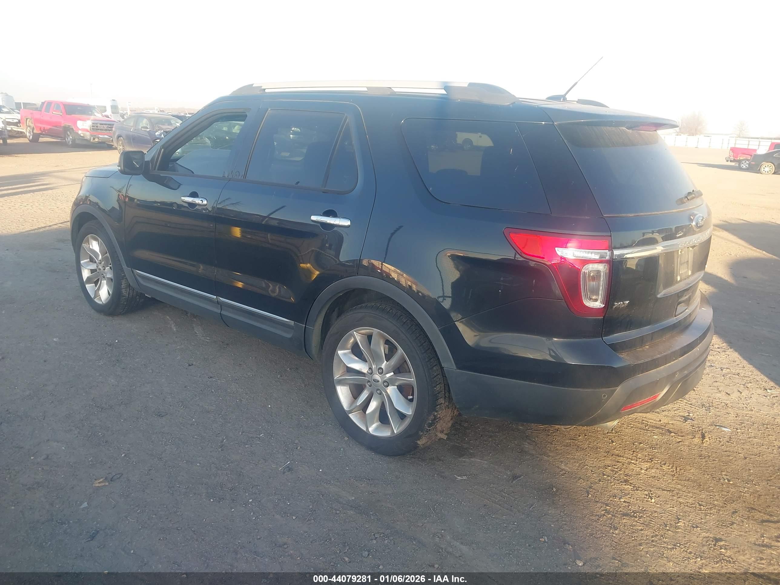 FORD EXPLORER image 3