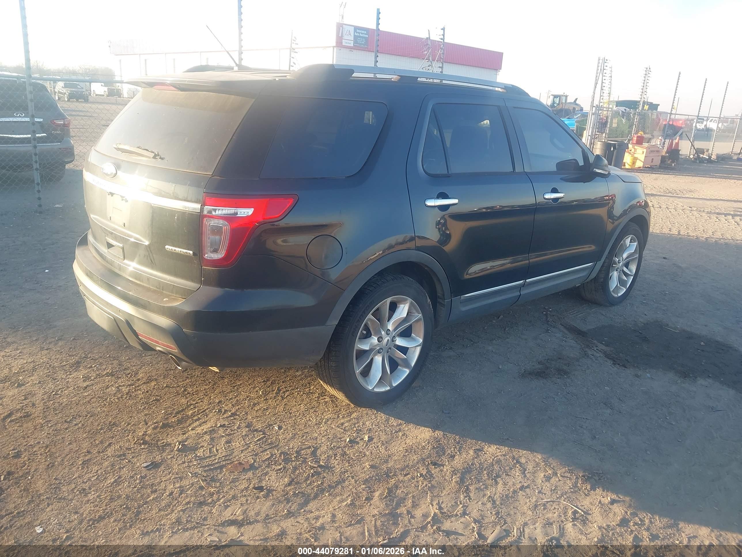 FORD EXPLORER image 4