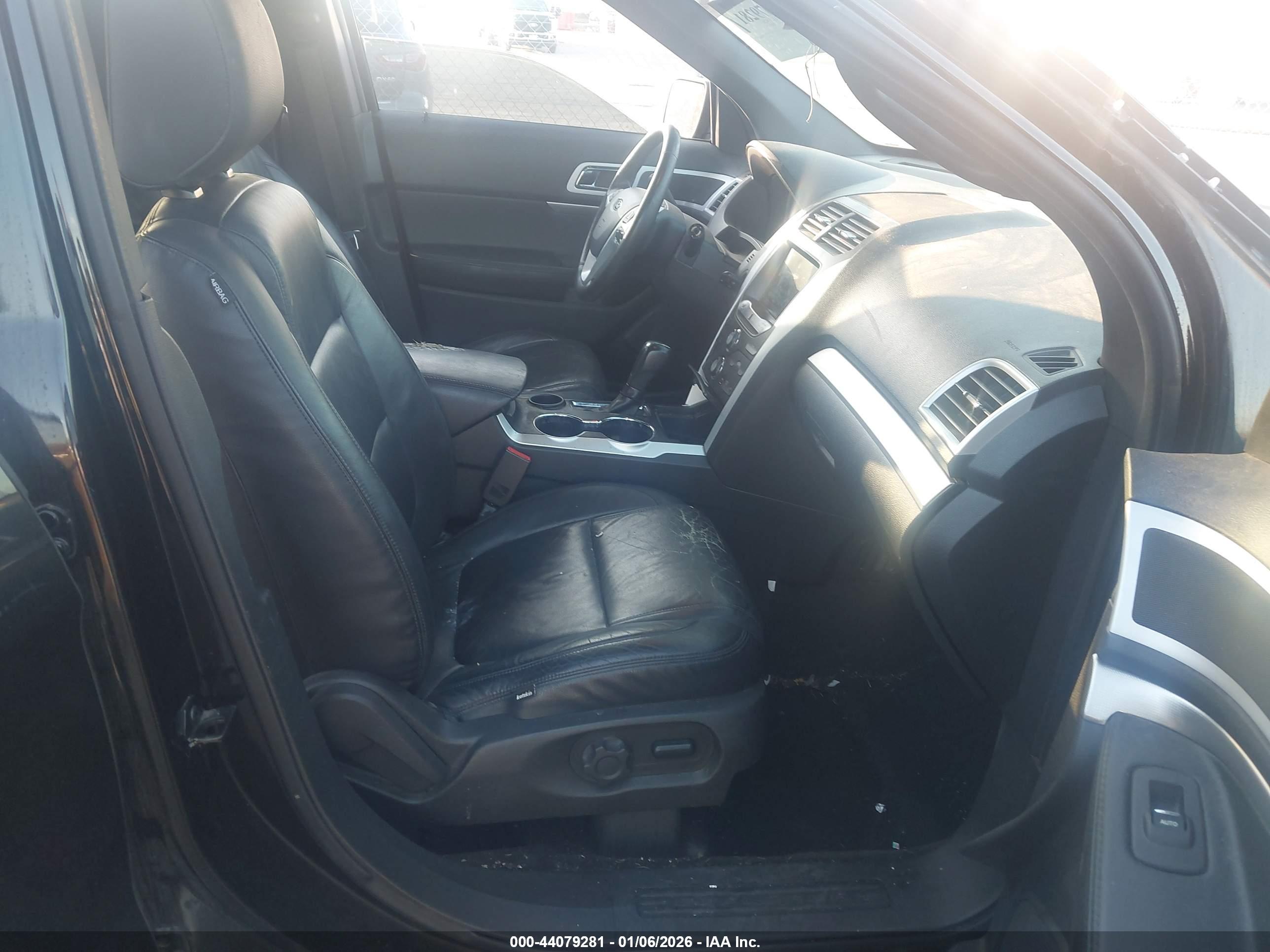 FORD EXPLORER image 5