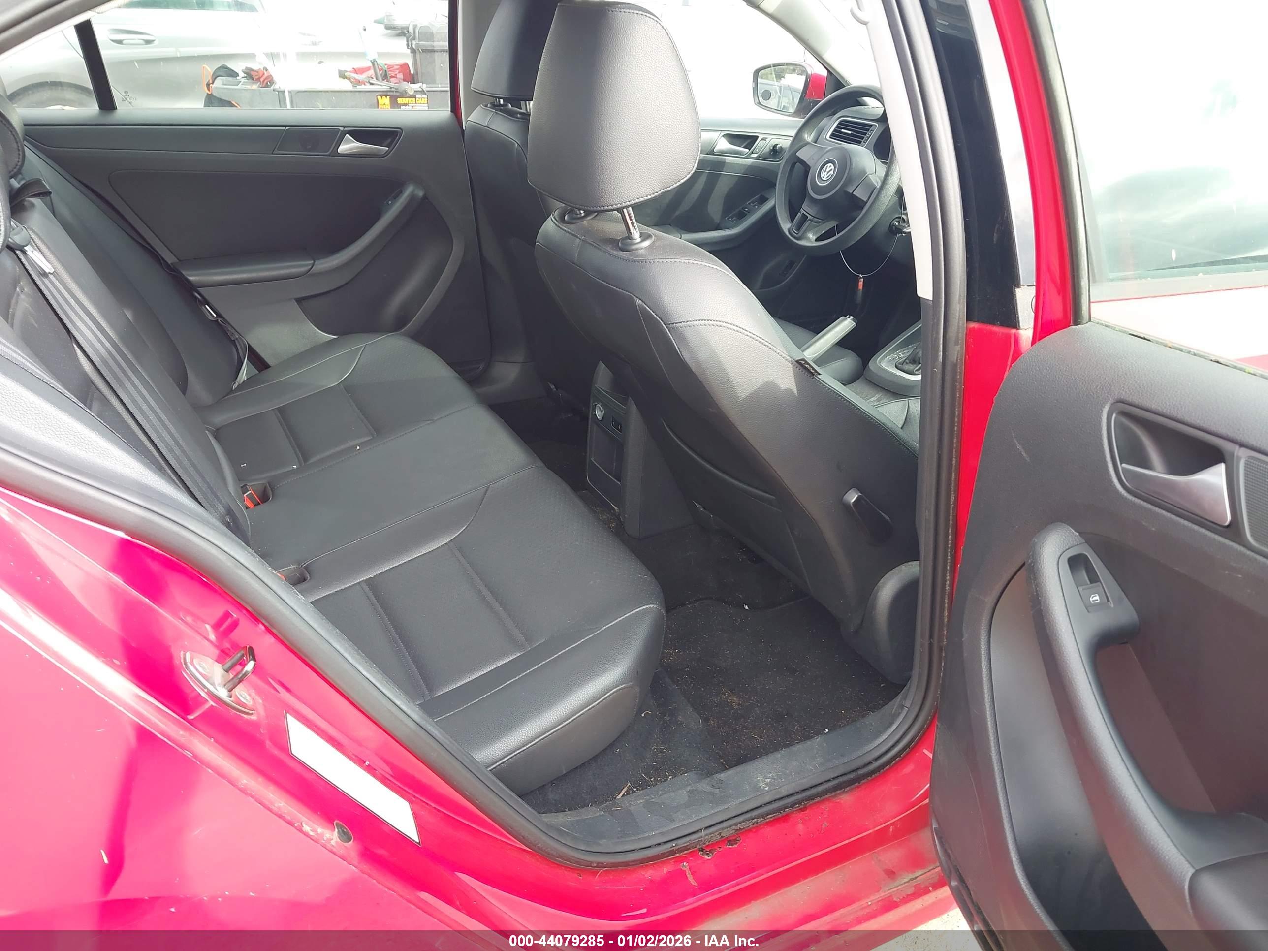 VOLKSWAGEN JETTA image 8