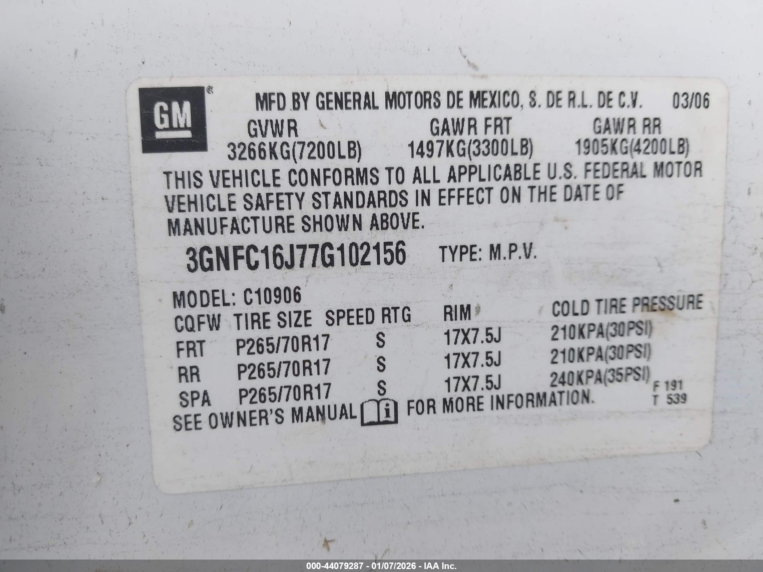 CHEVROLET SUBURBAN image 9