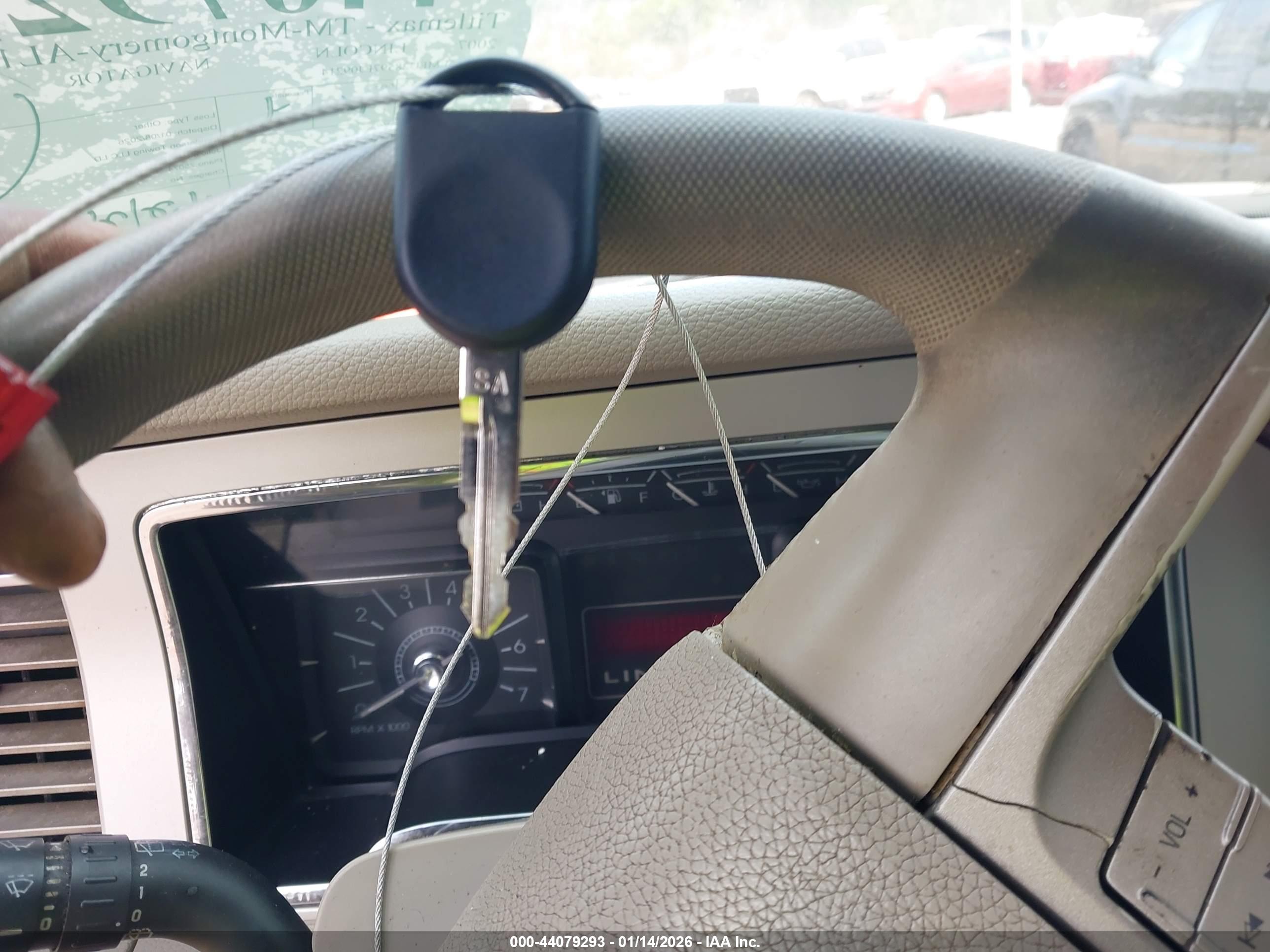 LINCOLN NAVIGATOR image 11