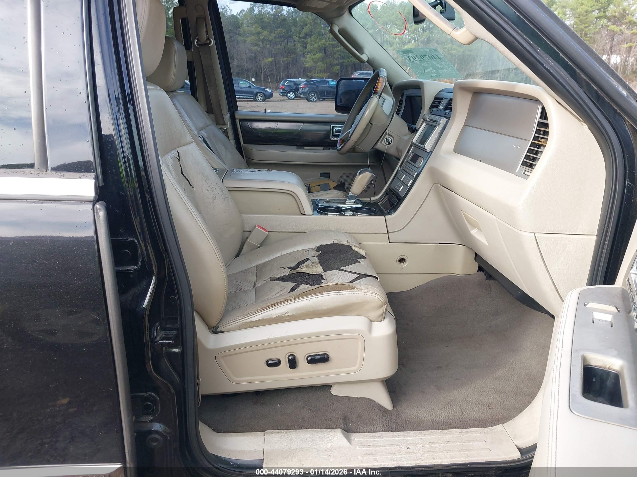 LINCOLN NAVIGATOR image 5