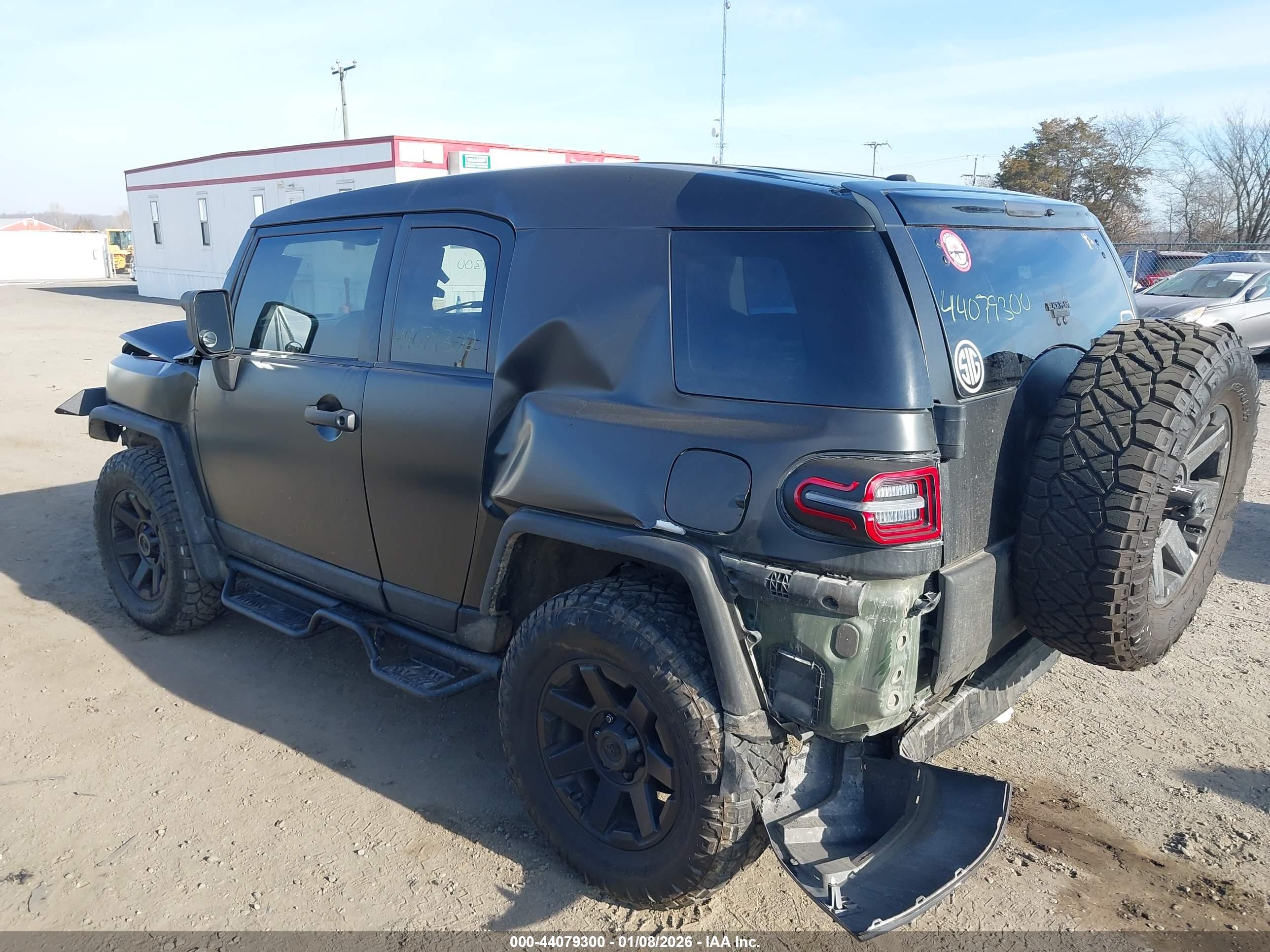 TOYOTA FJ image 3