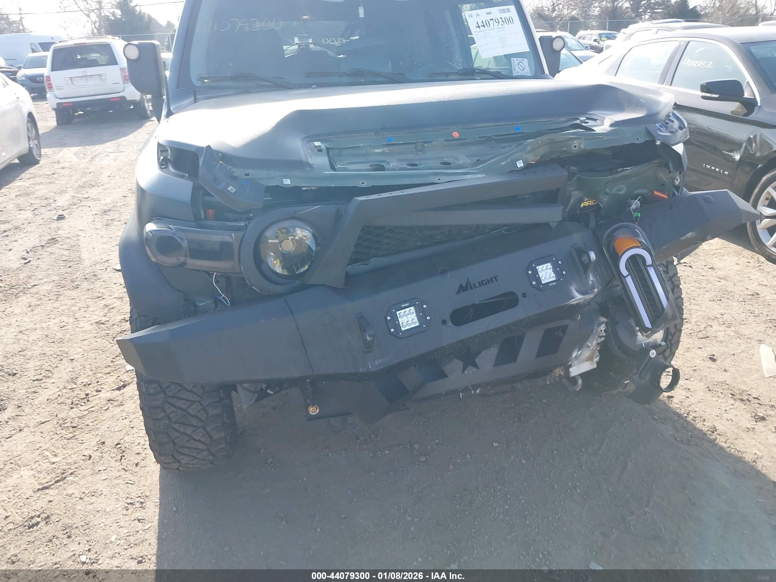 TOYOTA FJ image 6