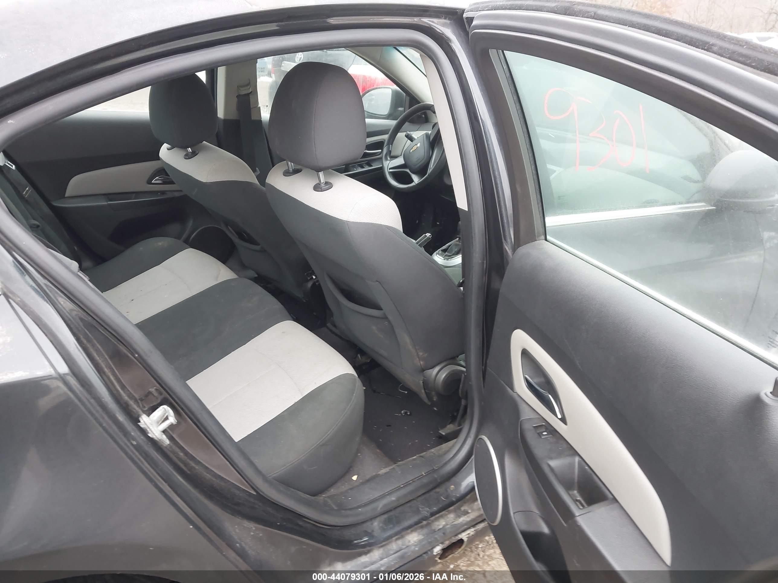 CHEVROLET CRUZE image 8