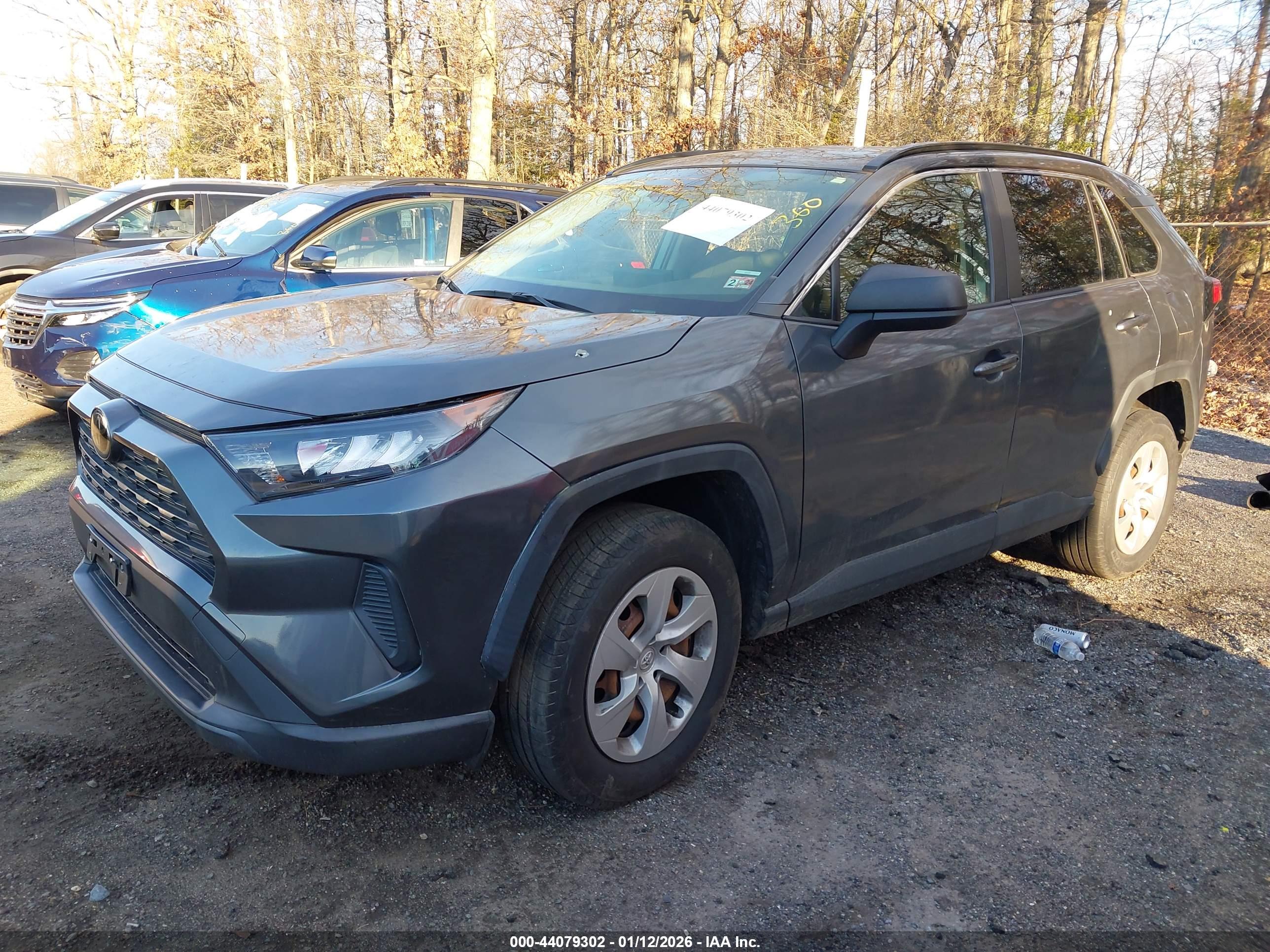 TOYOTA RAV4 image 2