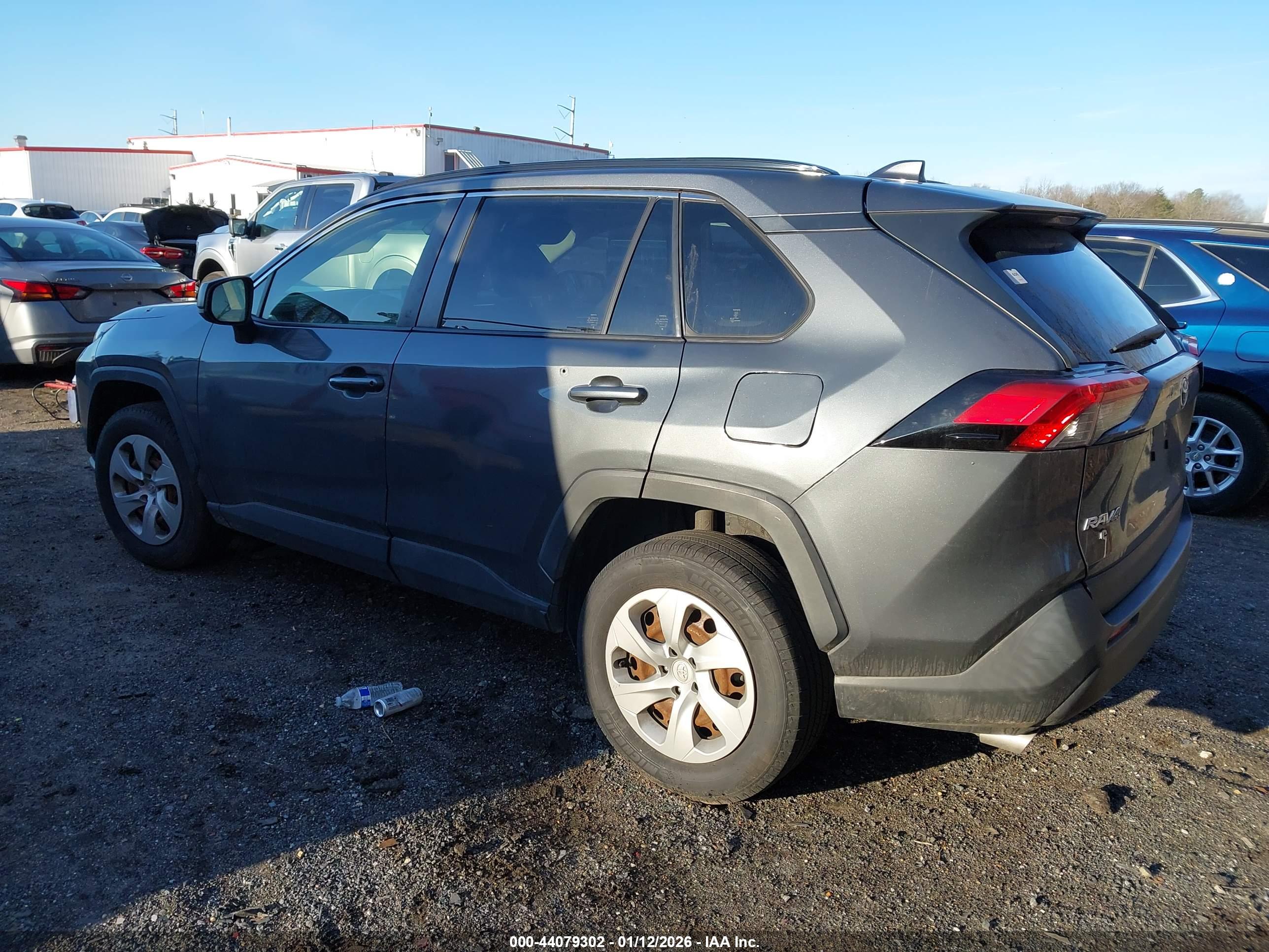 TOYOTA RAV4 image 3