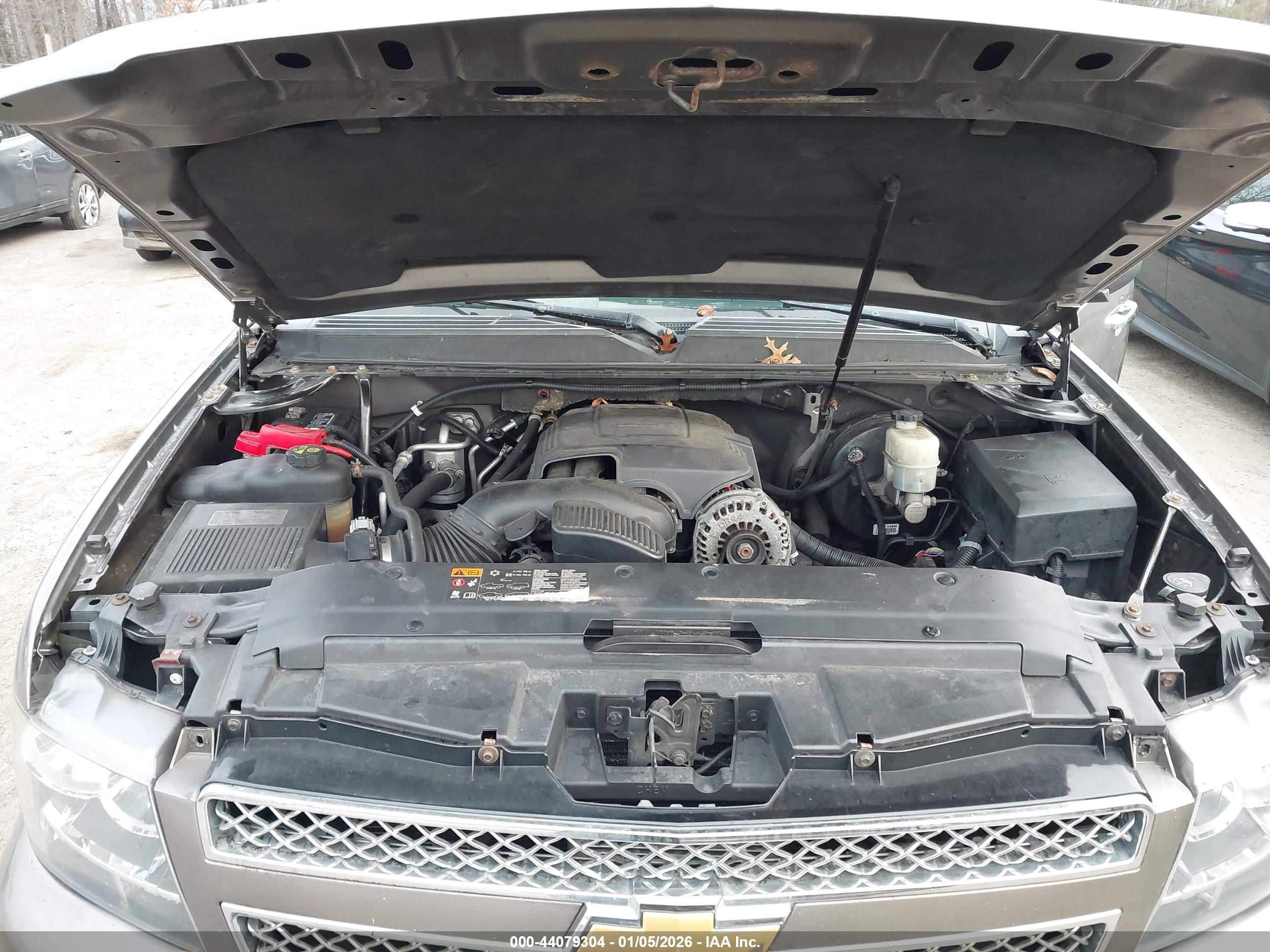 CHEVROLET TAHOE image 10