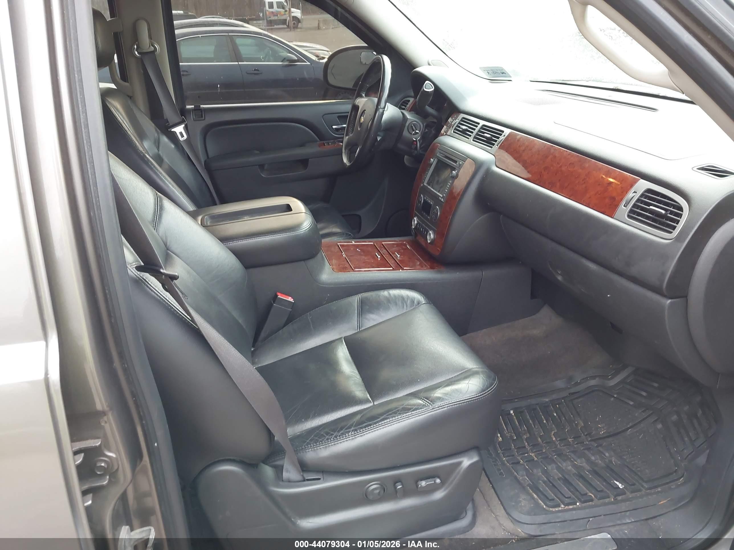 CHEVROLET TAHOE image 5