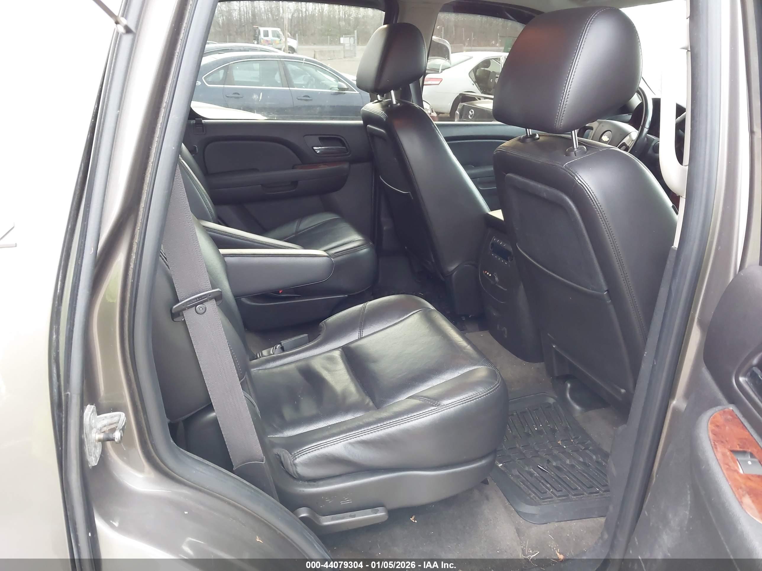 CHEVROLET TAHOE image 8