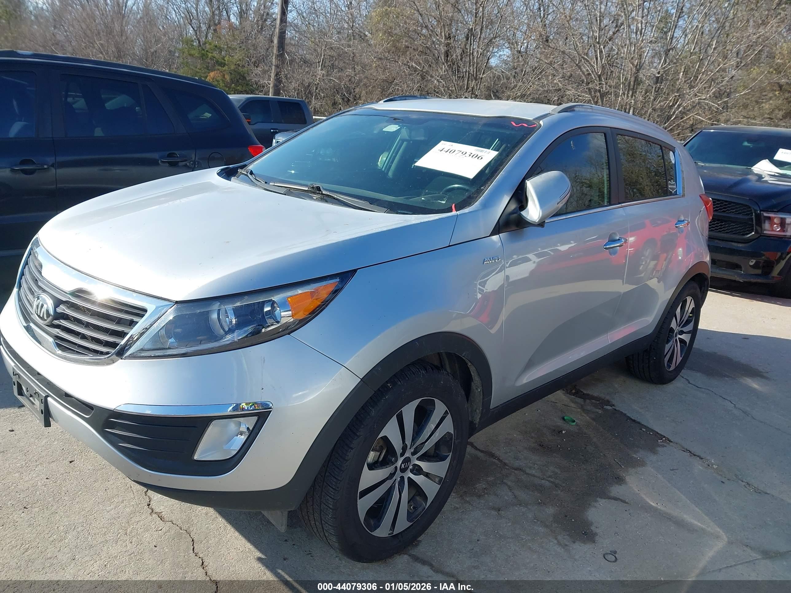 KIA SPORTAGE image 2