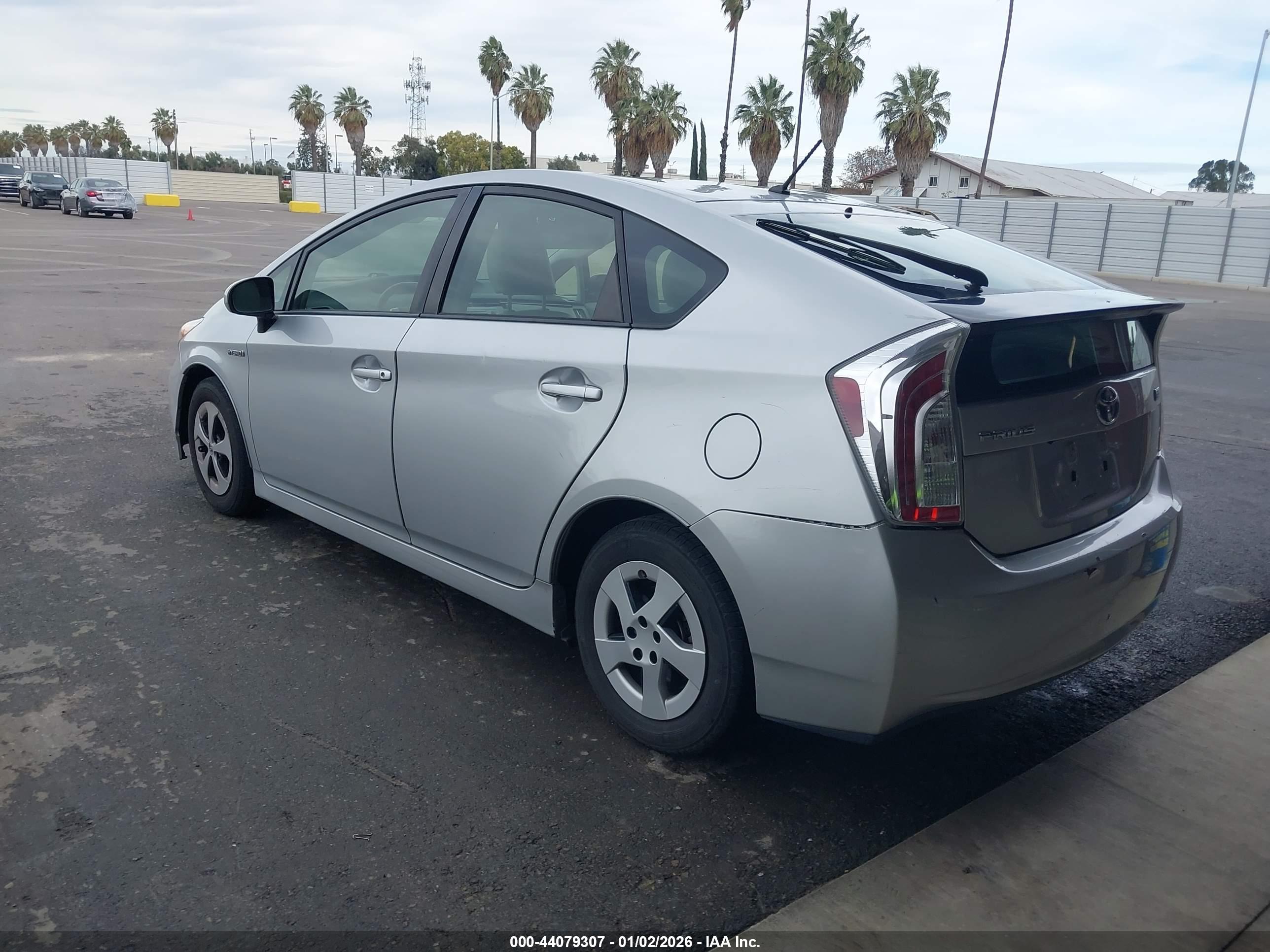 TOYOTA PRIUS image 3