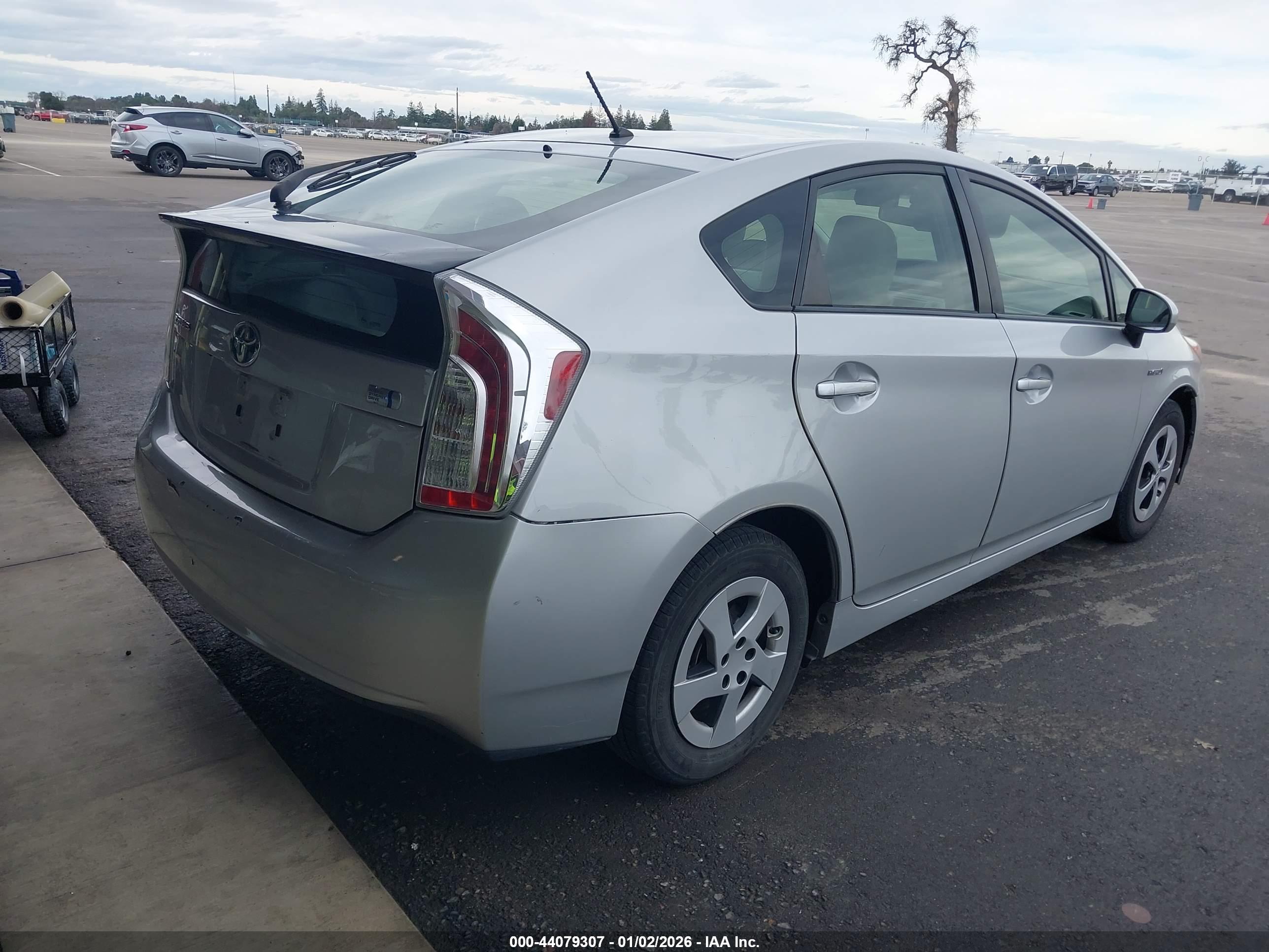 TOYOTA PRIUS image 4