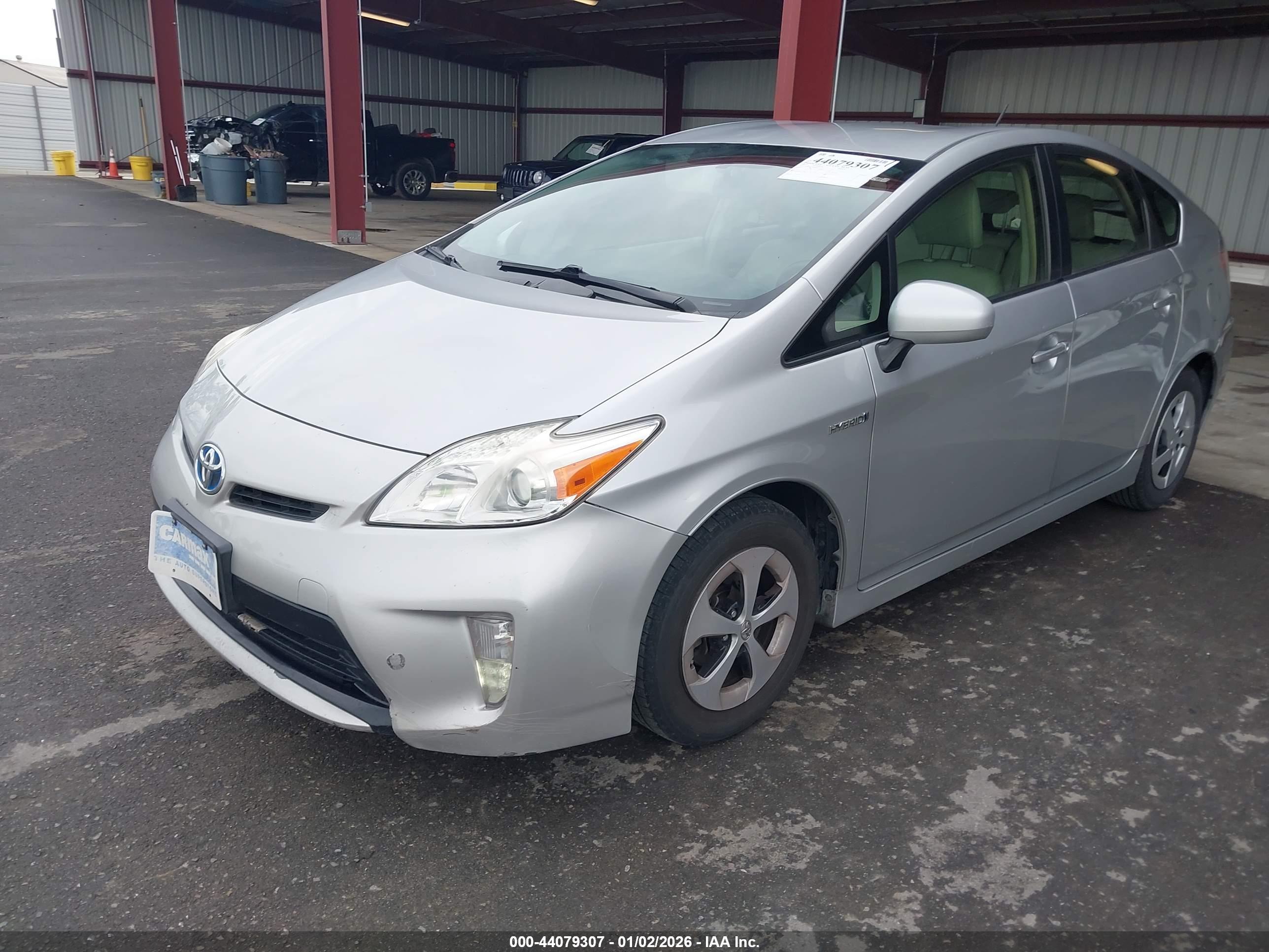 TOYOTA PRIUS image 6