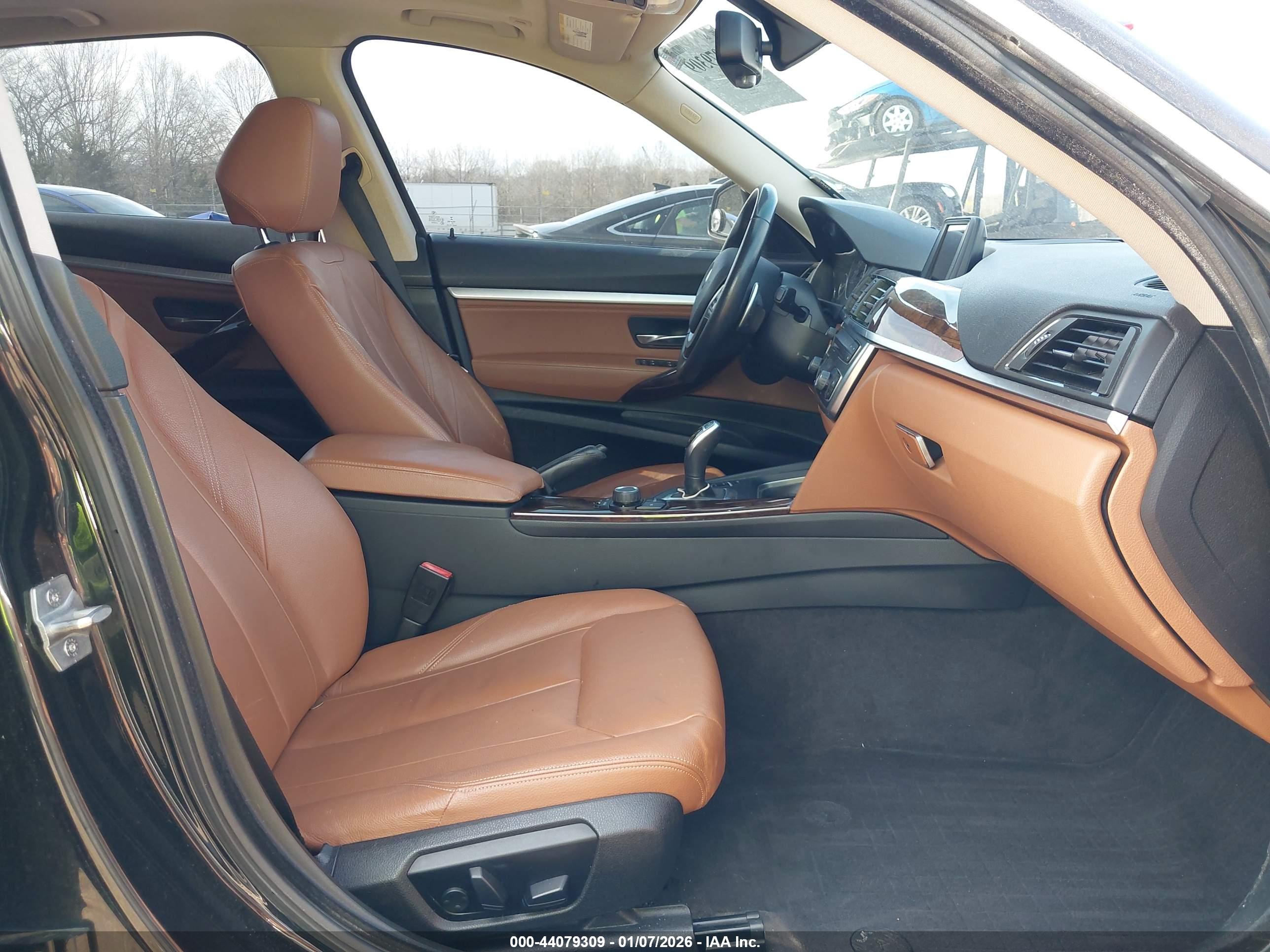 BMW 335I image 5