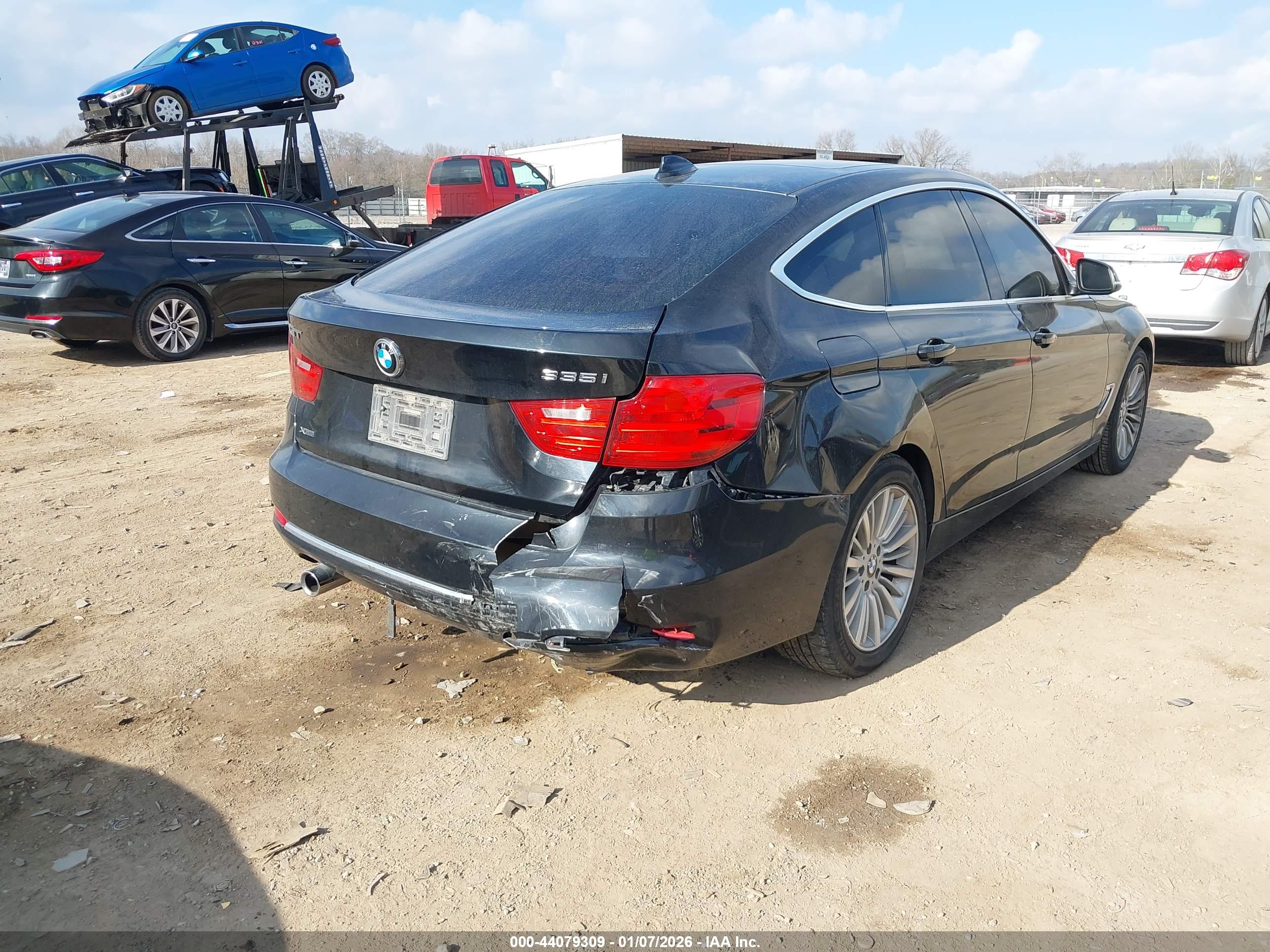 BMW 335I image 6