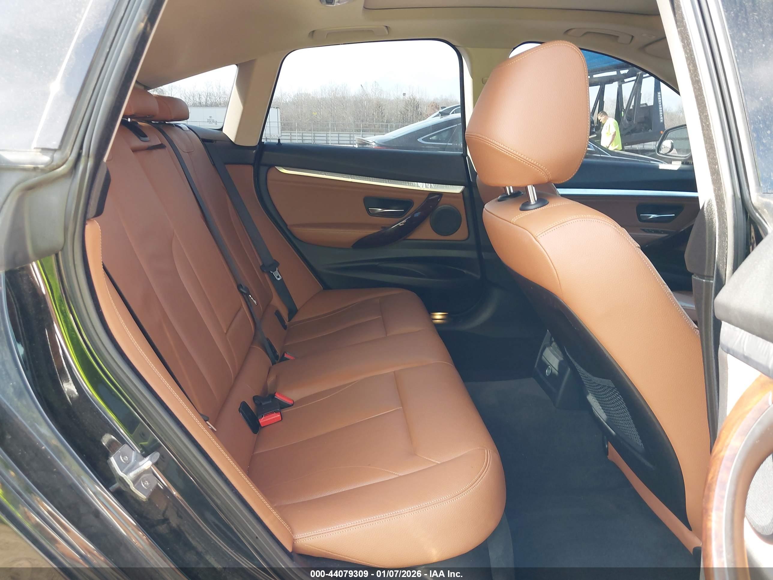 BMW 335I image 8