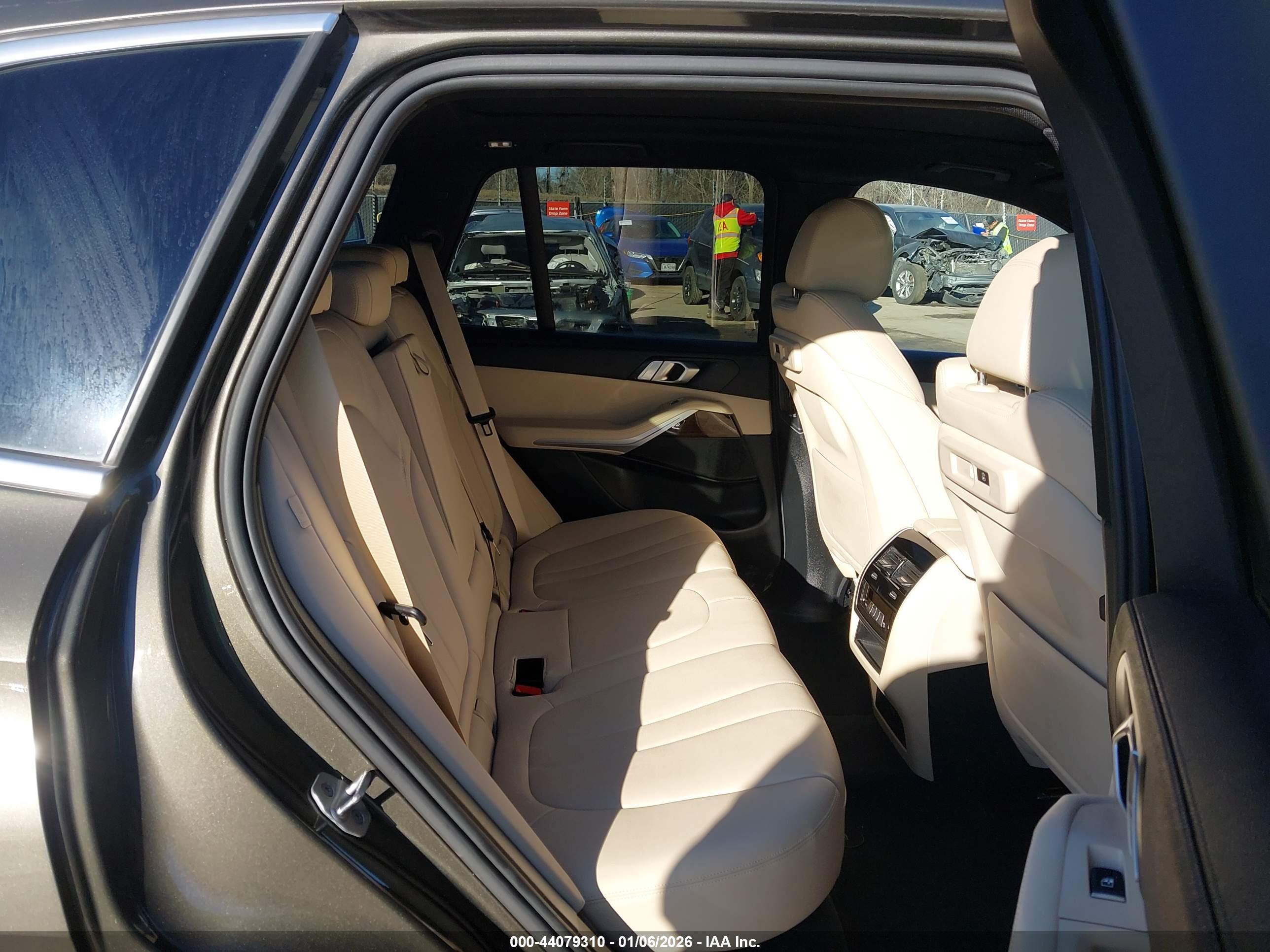 BMW X5 image 8
