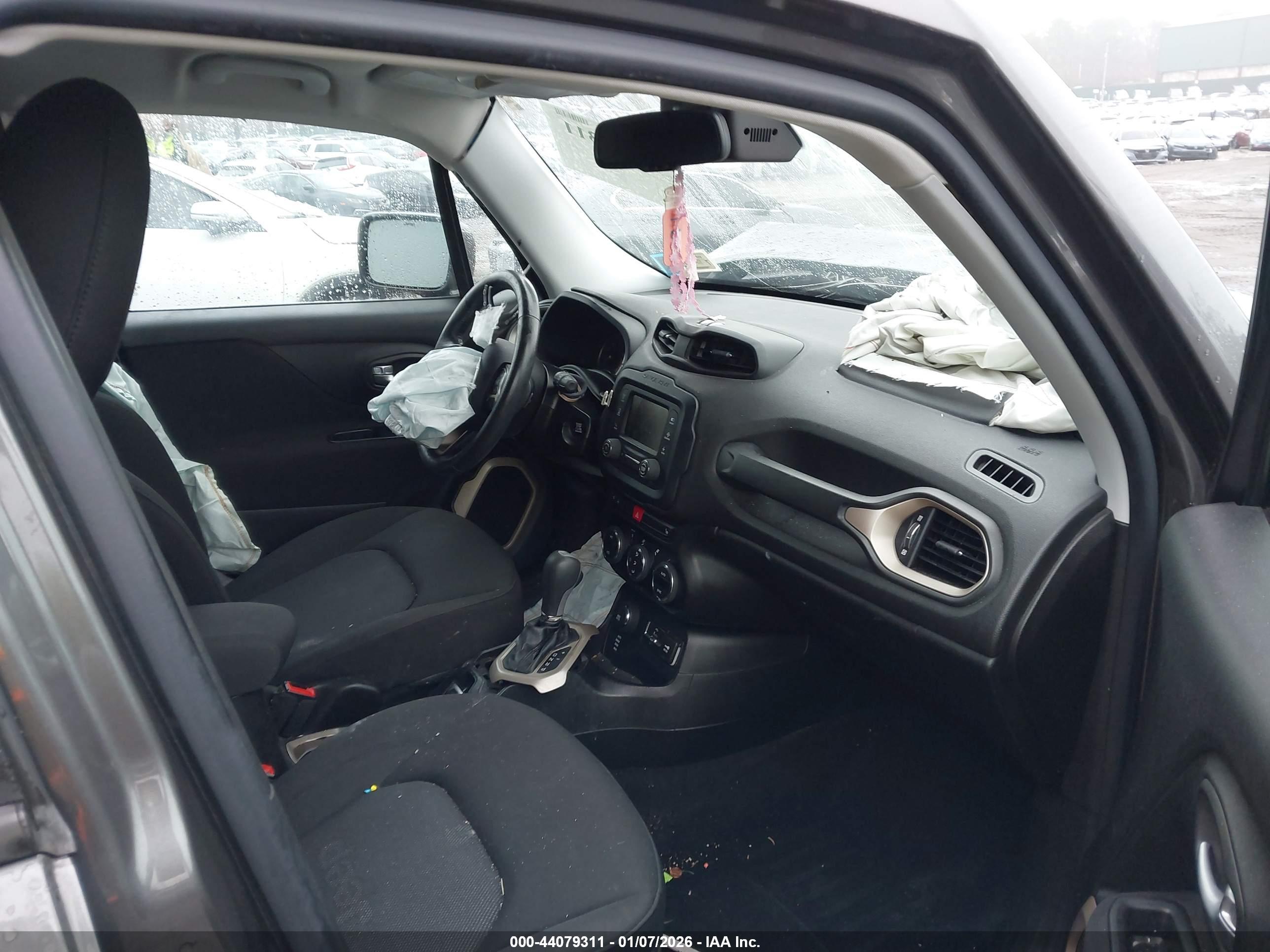 JEEP RENEGADE image 5