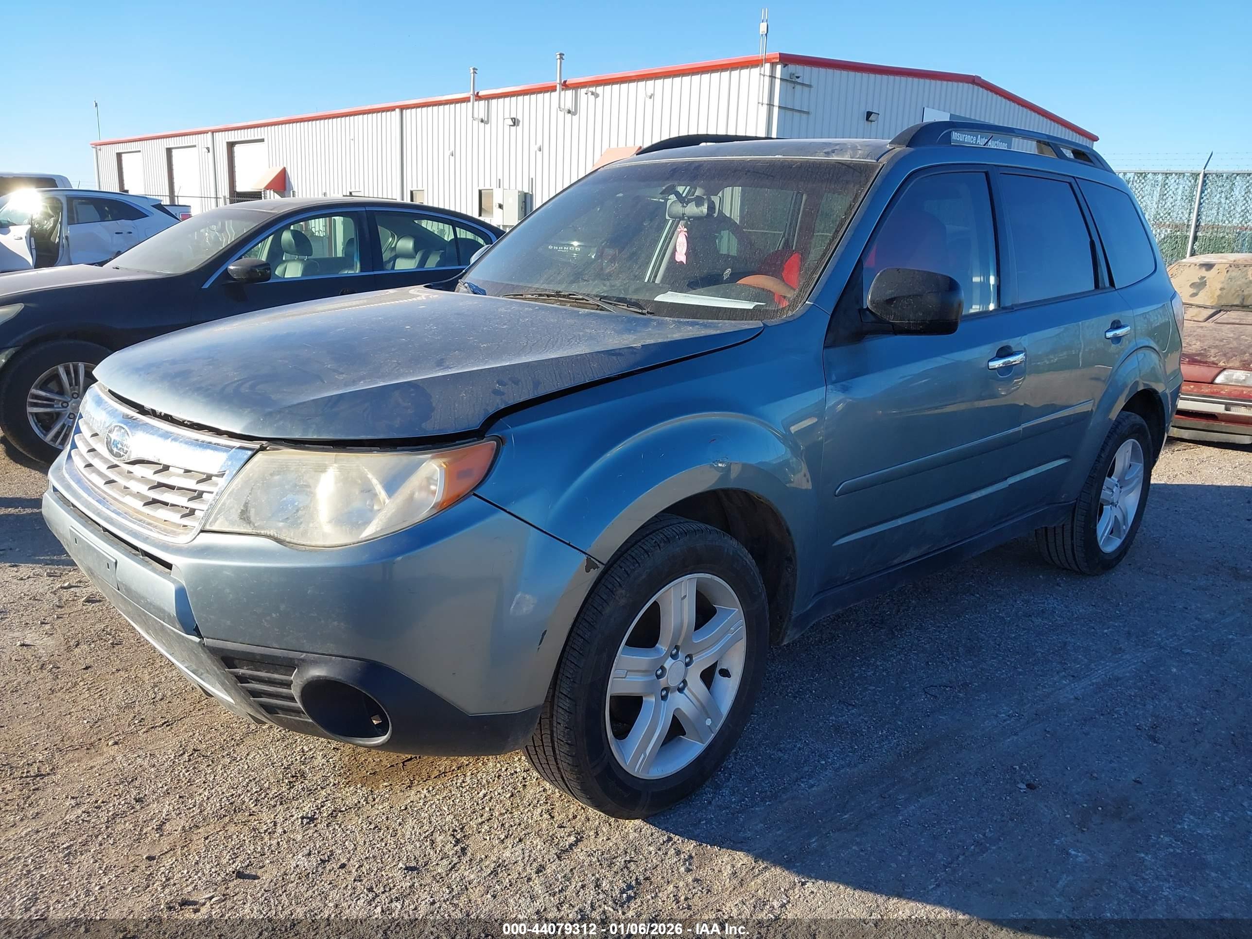 SUBARU FORESTER image 2