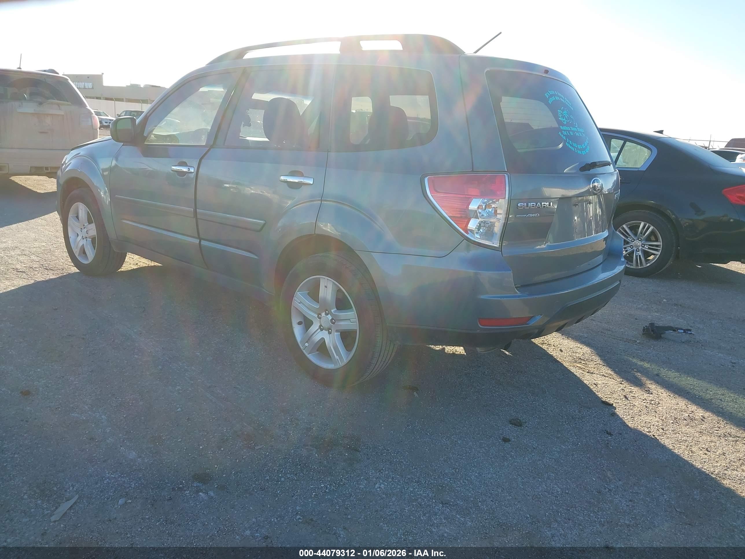 SUBARU FORESTER image 3