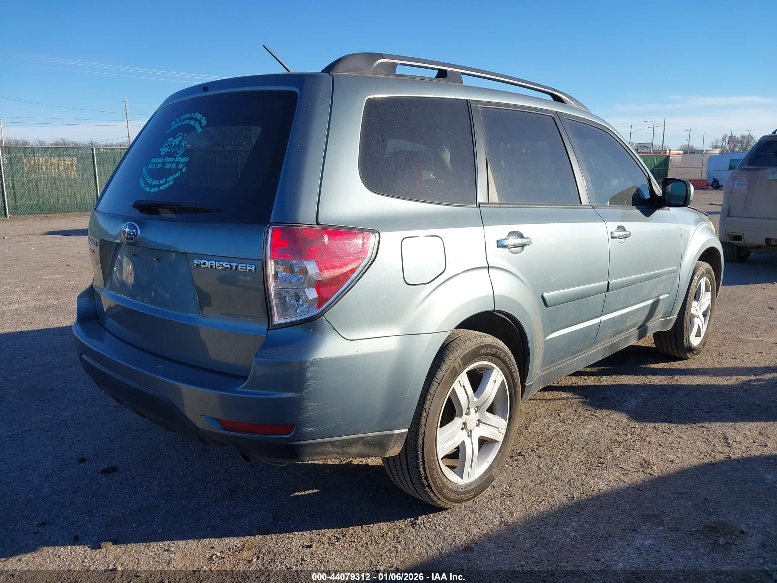 SUBARU FORESTER image 4