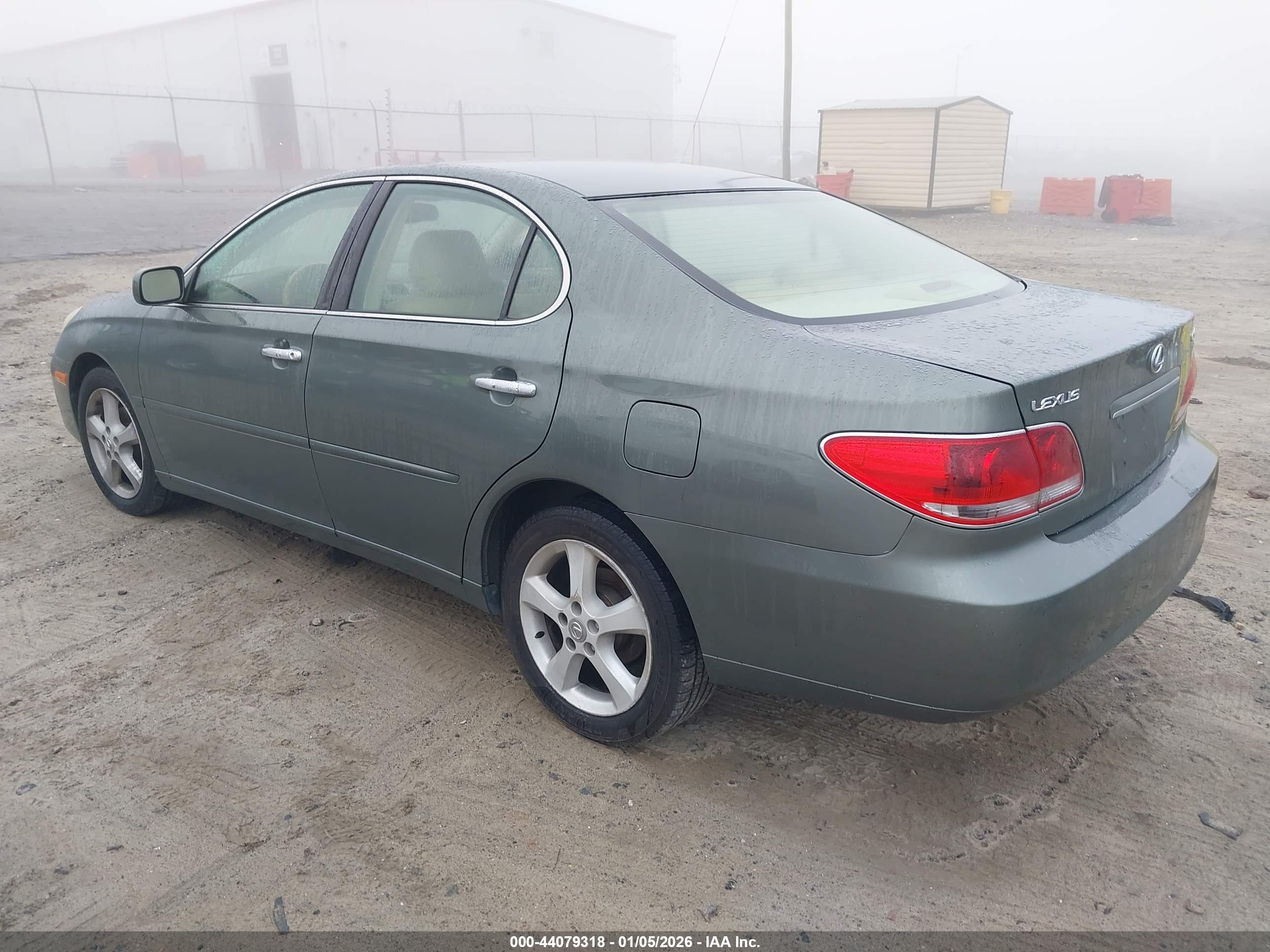 LEXUS ES image 3