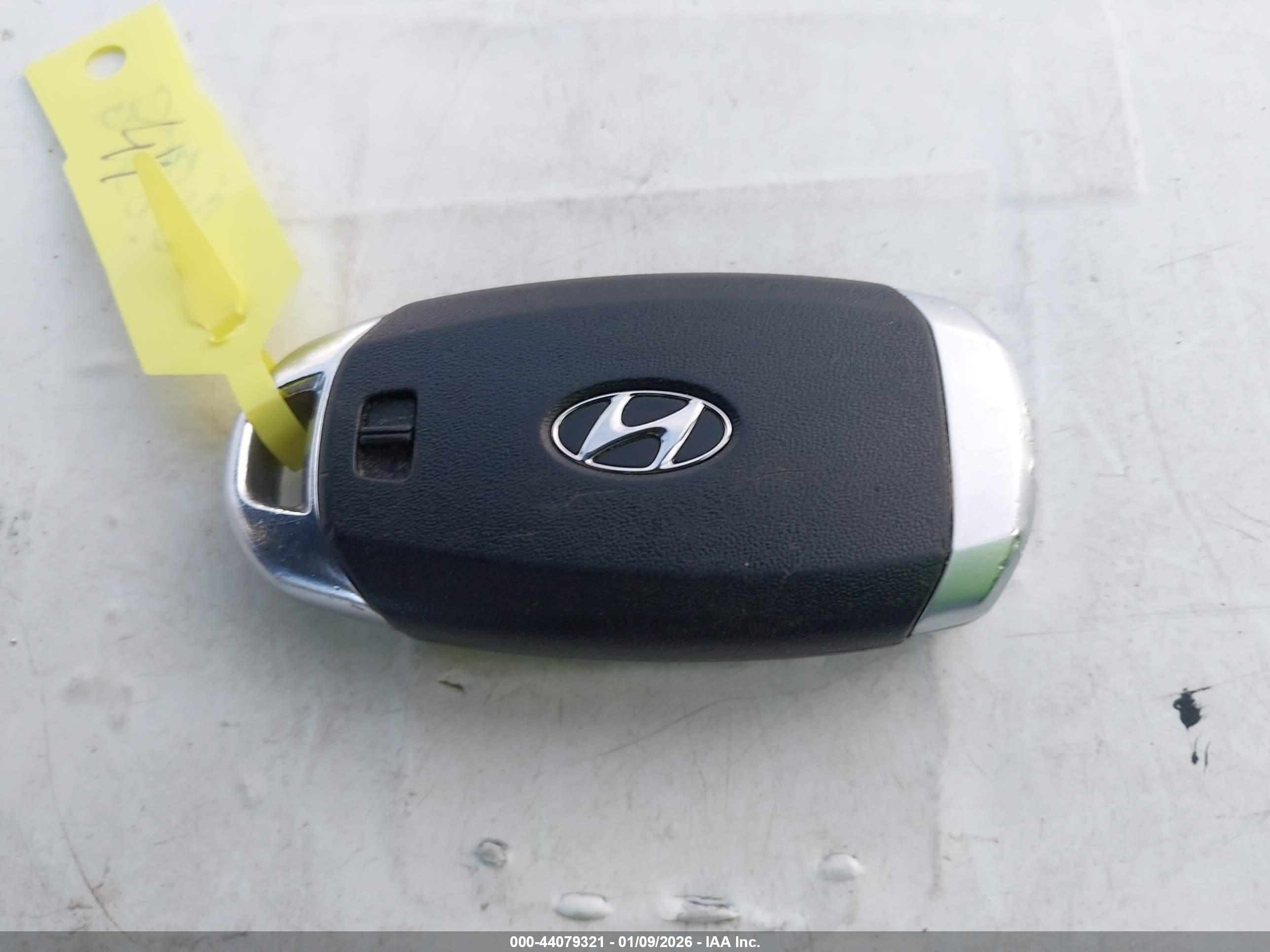 HYUNDAI ELANTRA image 11