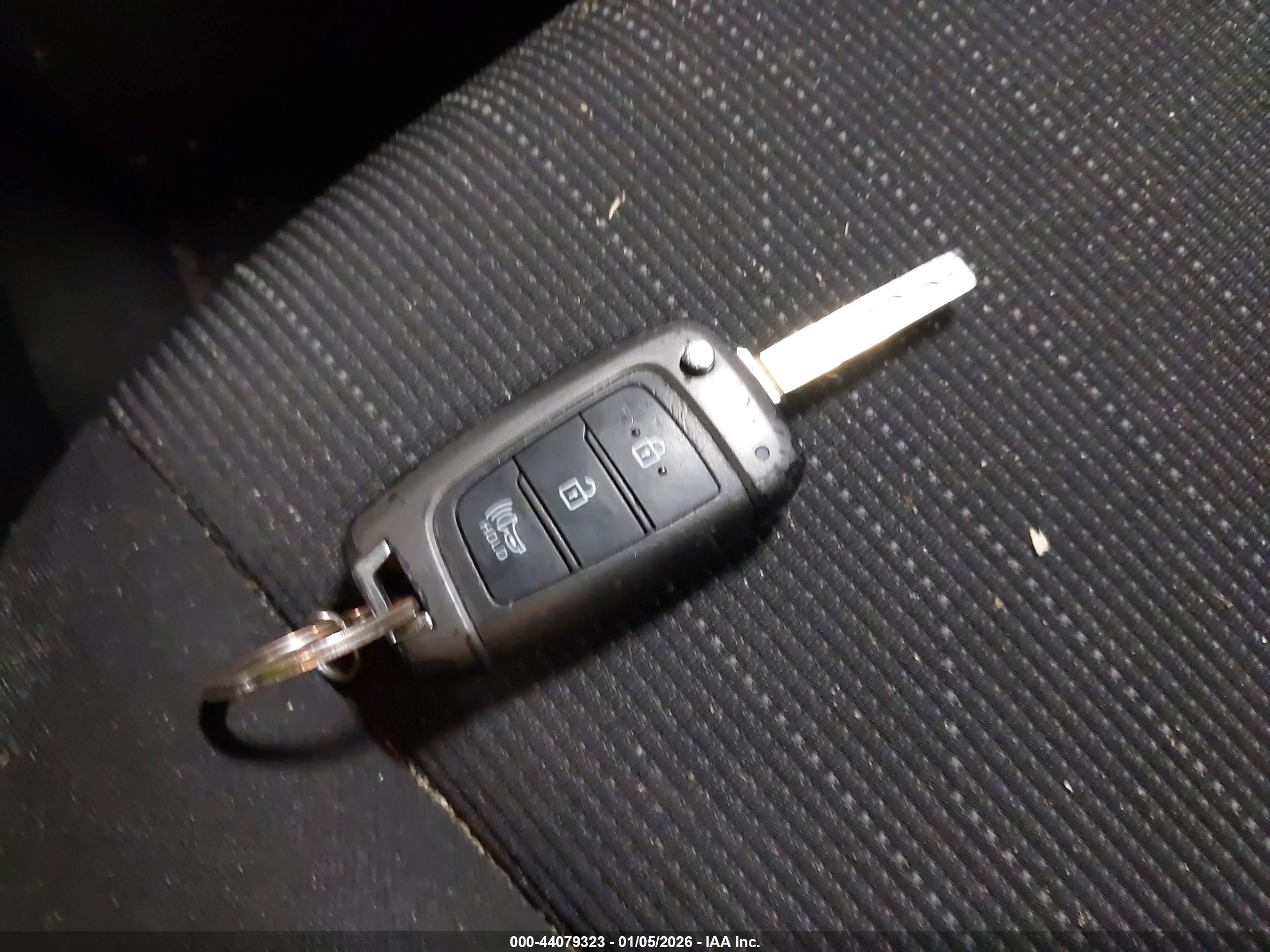 HYUNDAI VENUE image 11